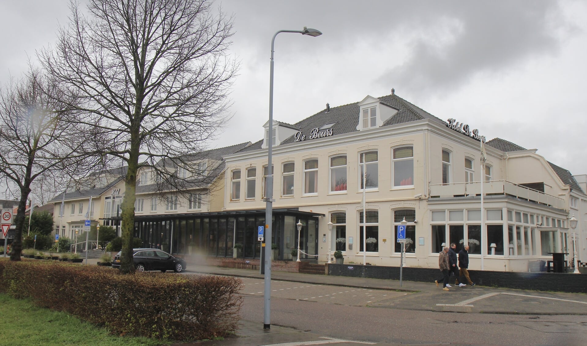 Nieuwe eigenaar voor Hotel De Beurs, de naam verdwijnt na 160 jaar HCnieuws Nieuws uit de