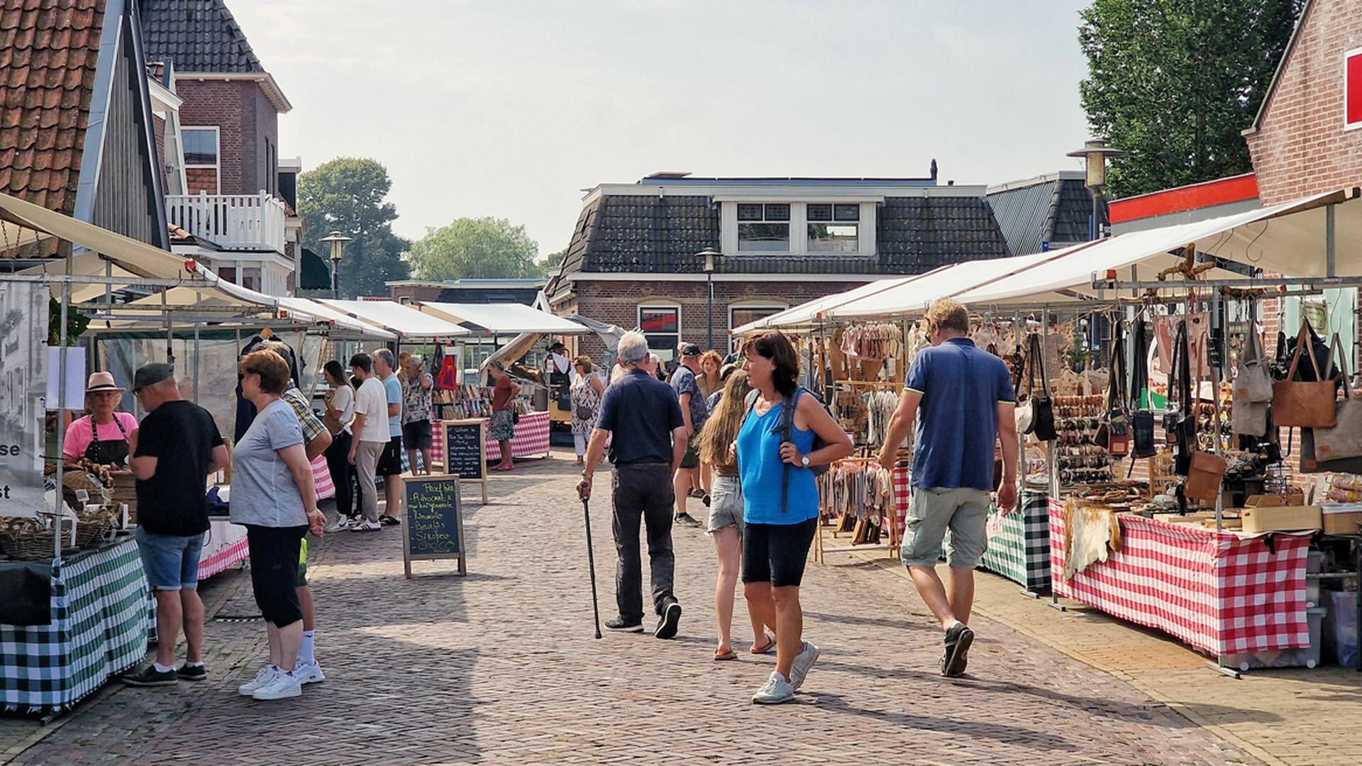 Zes keer zomerse Boerenmarkt in Woudsend met elke donderdag ruim 40 standhouders