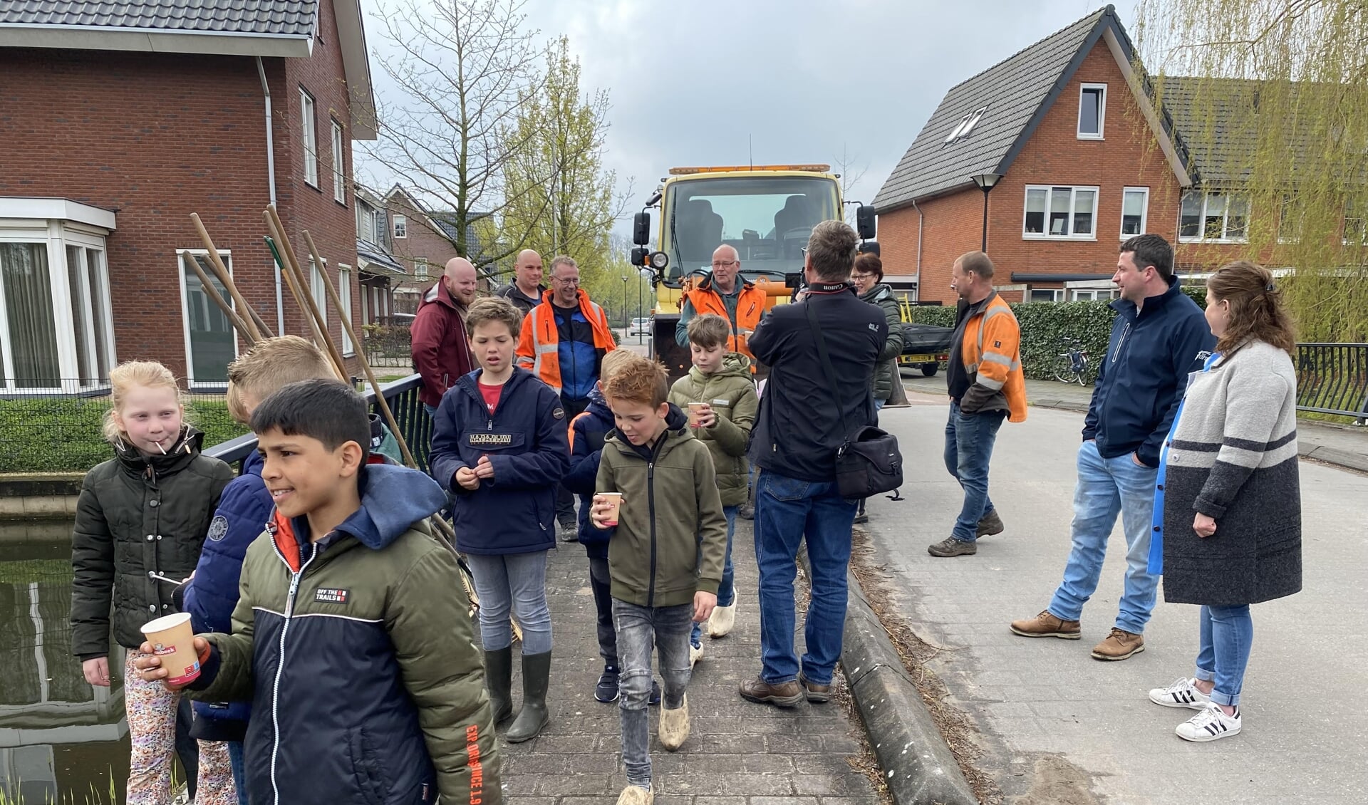 Leerlingen van De Stifthorst zaaien veld in: ‘leuker dan spelling ...