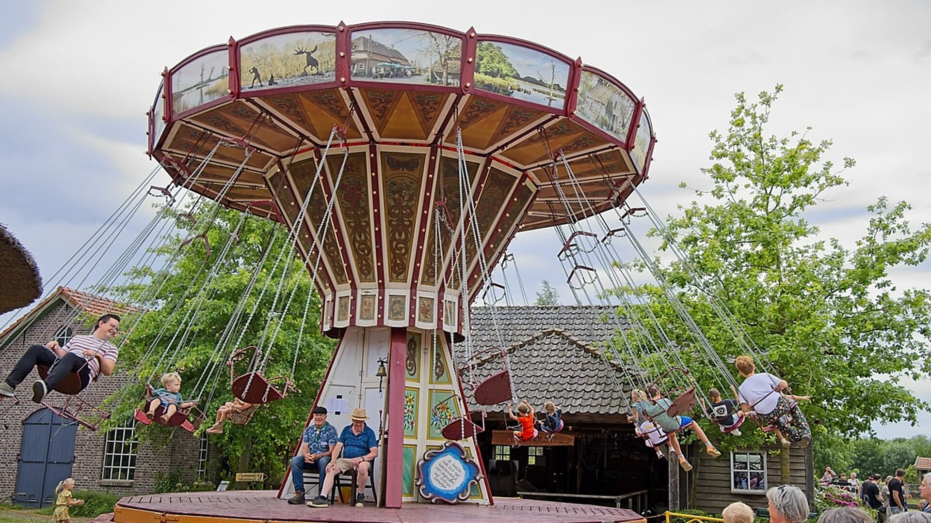 In beeld: Nostalgische kermis bij het Boerenbondsmuseum