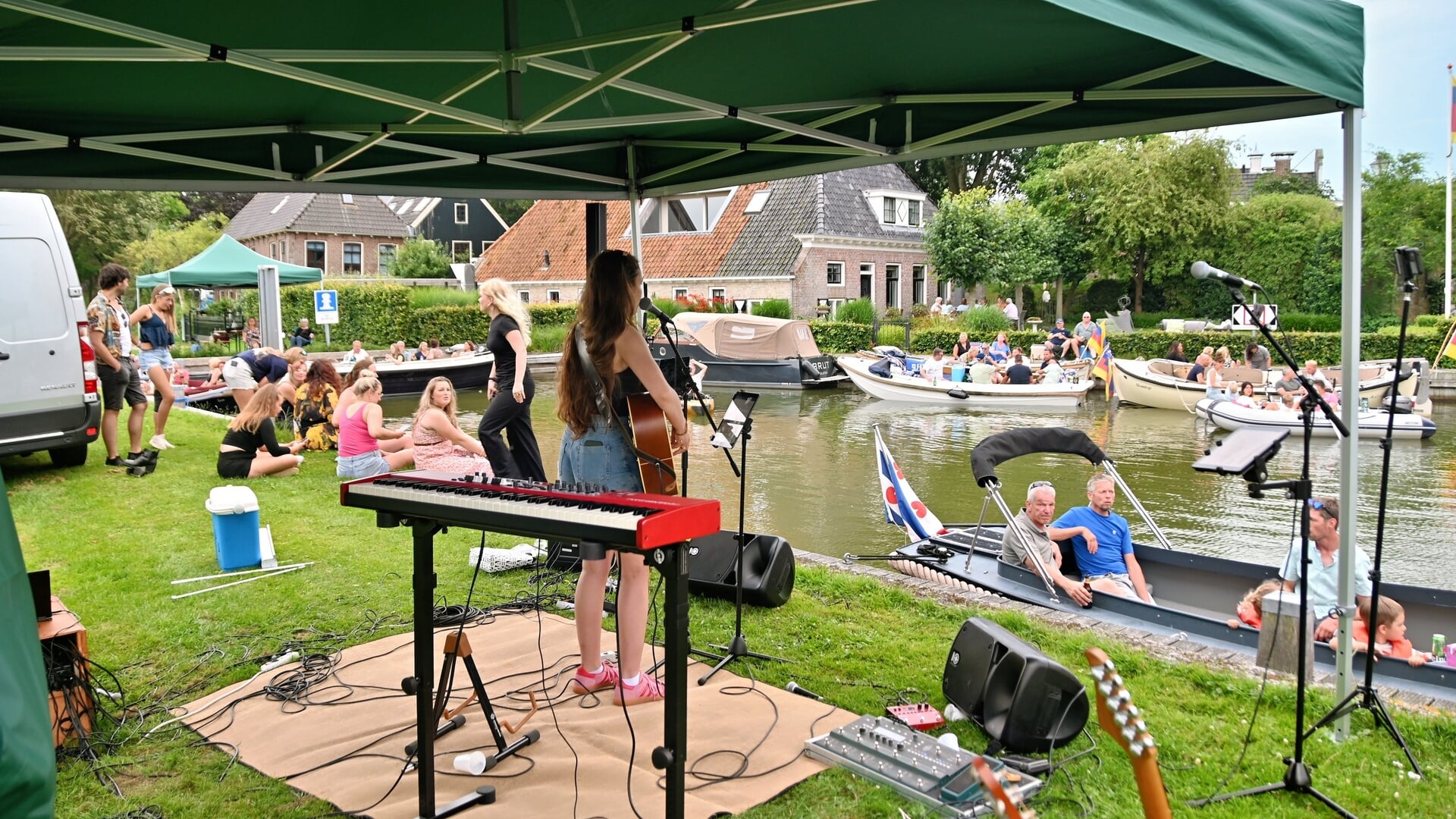 Thewes kiekt: grachtenconcert Sloten