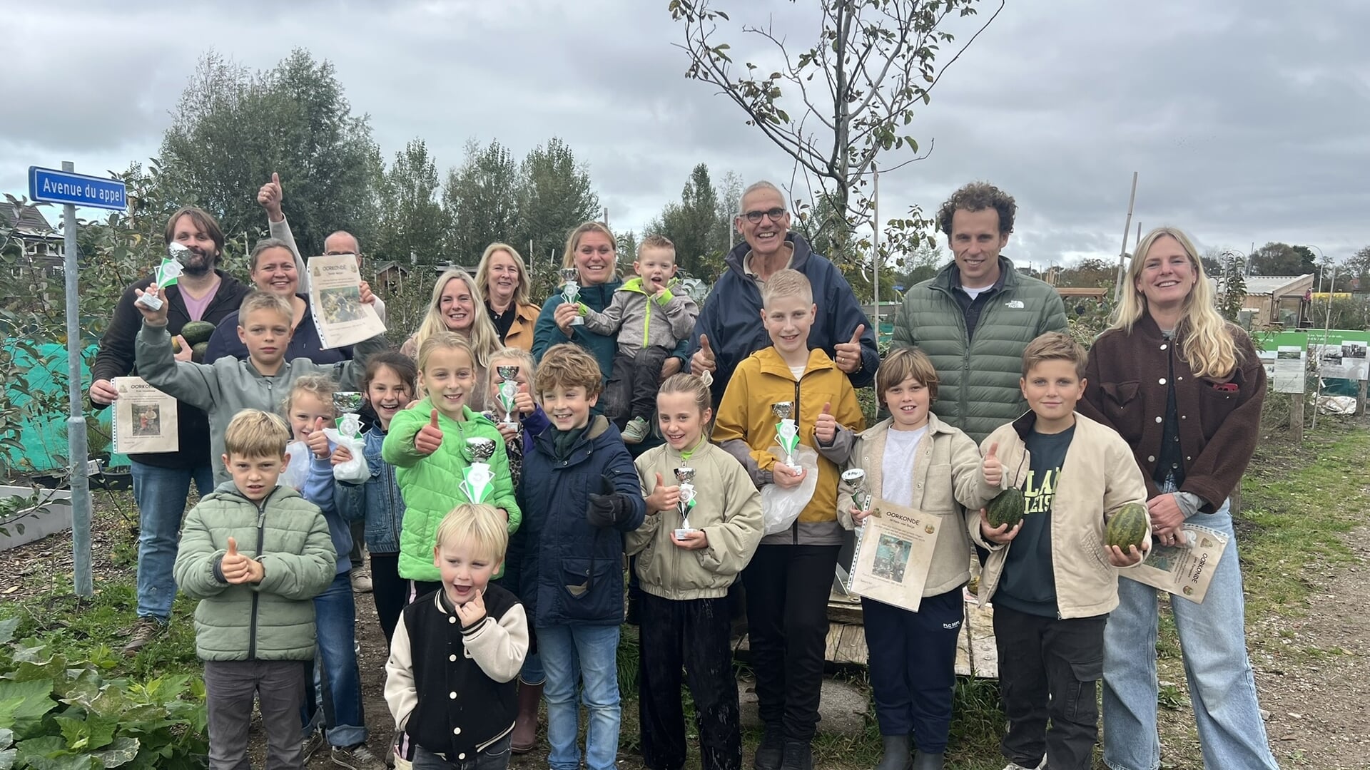 Oorkondes en trots bij afsluiting schooltuinproject
