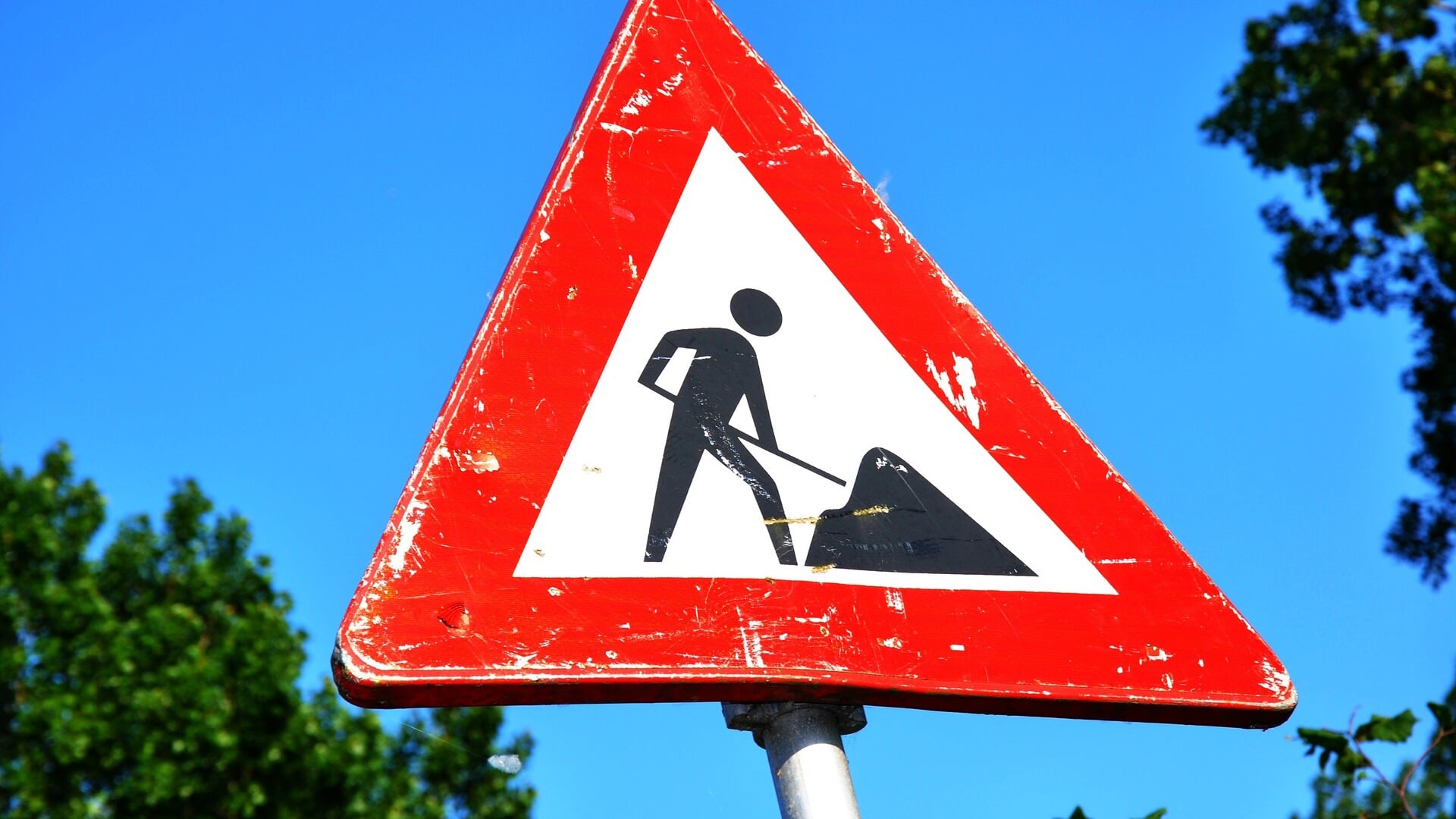 Verkeersmaatregelen en rioolwerk in Leyhof