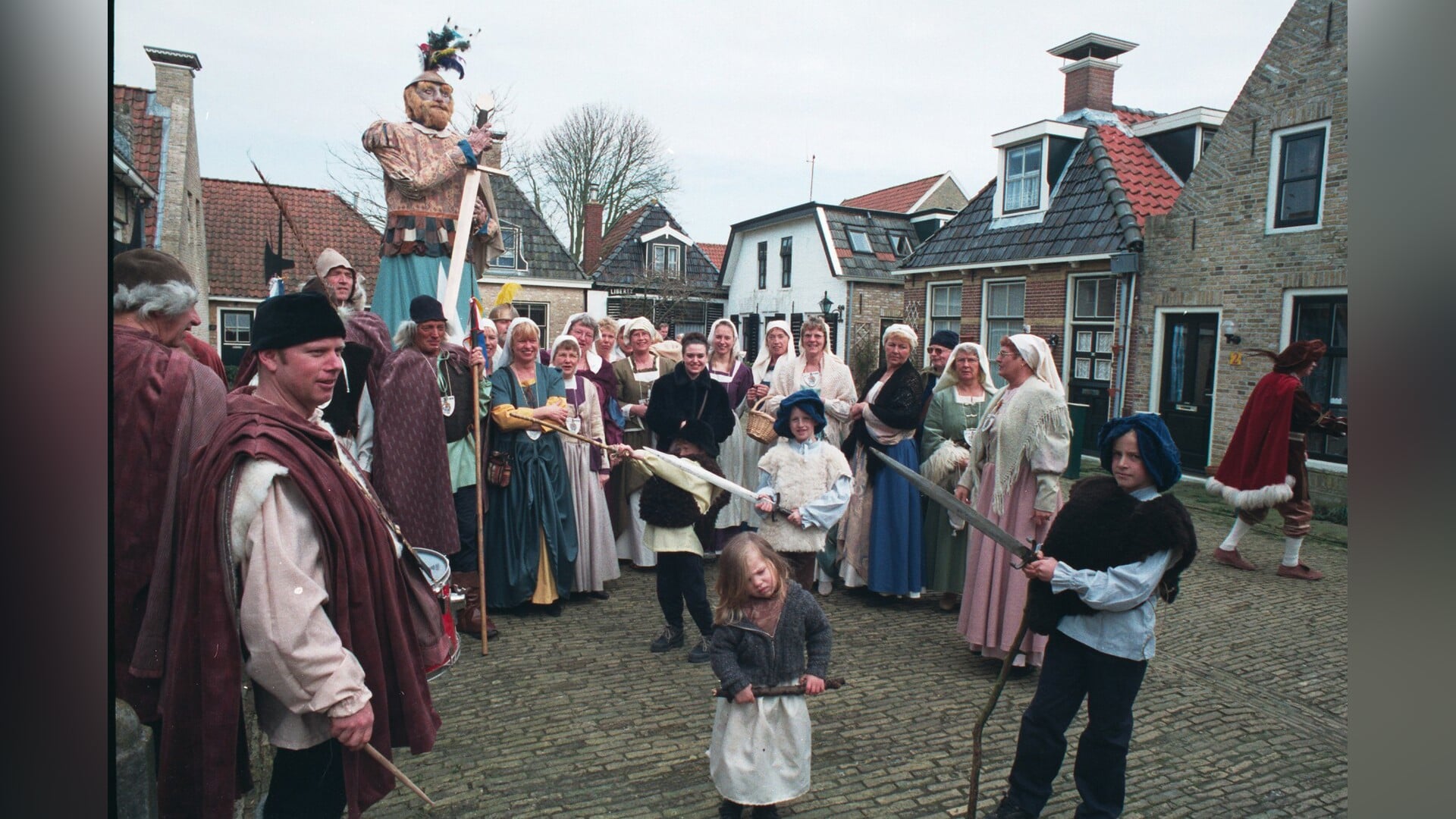 Eltsenien wolkom by de Greate Pier Betinkingsdei yn Kimswert op 15 augustus