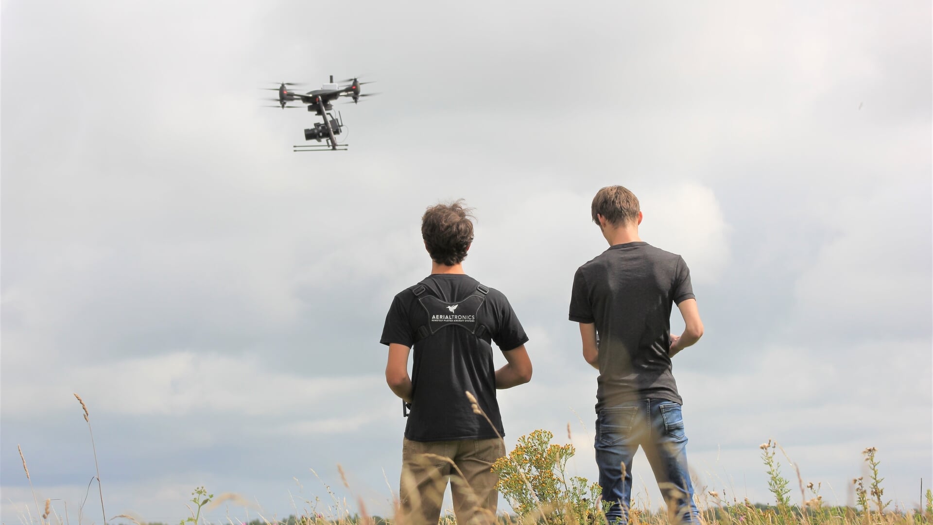 Reddingsbrigades Katwijk en Noordwijk starten met drones voor strandveiligheid