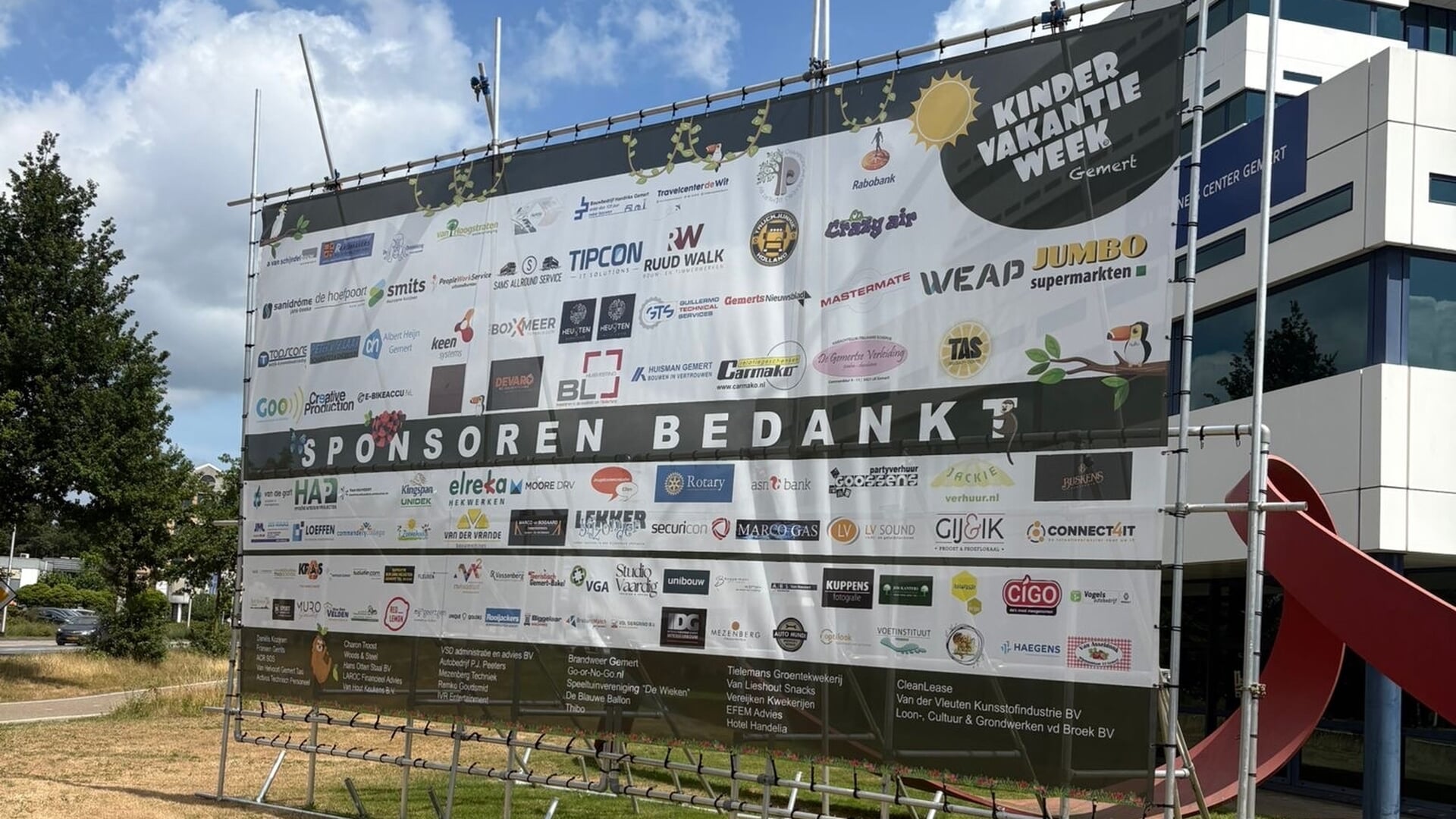 Indrukwekkend sponsordoek KVW Gemert