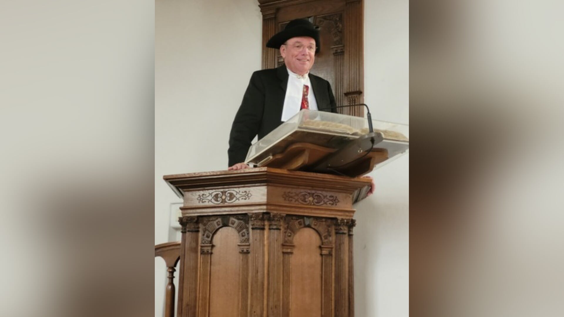 Nostalgische kerkdienst in Hindeloopen met medewerking van Aald Hielpen