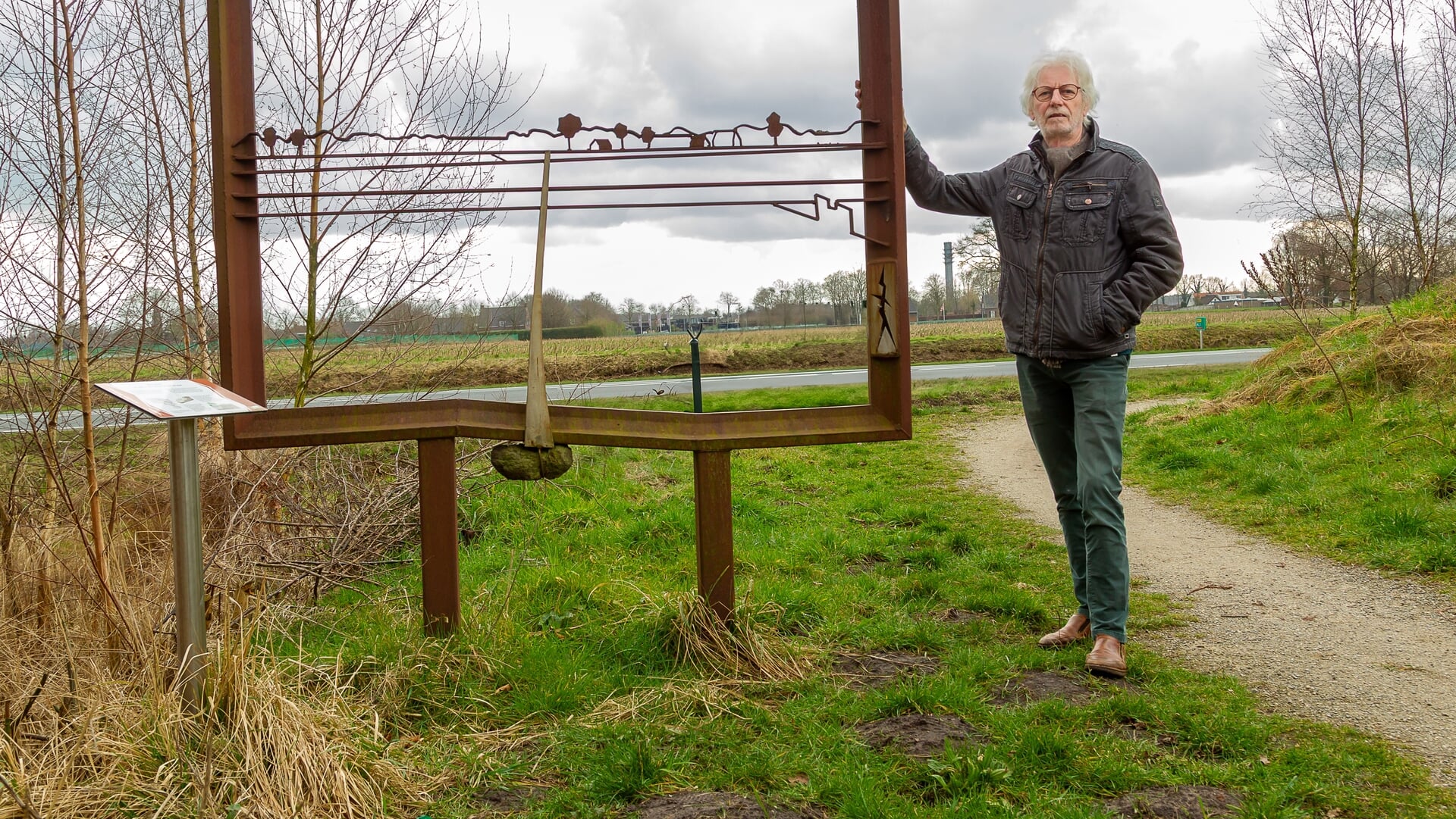 Jan Timmers geeft bijzonder natuurfenomeen in Gemert-Bakel gezicht : ‘Het barst onder onze voeten va