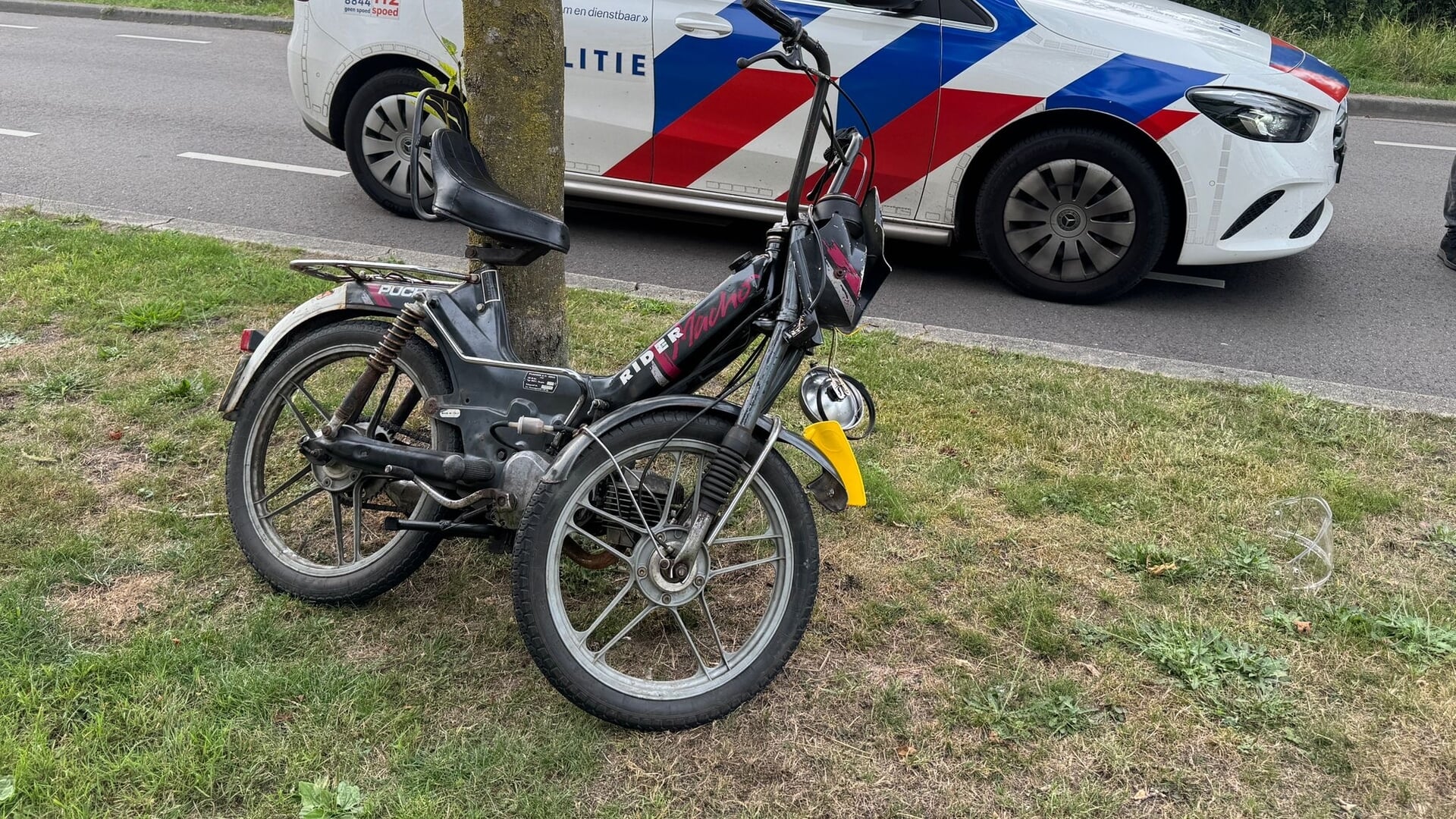 Brommerrijder gewond na aanrijding in Gemert