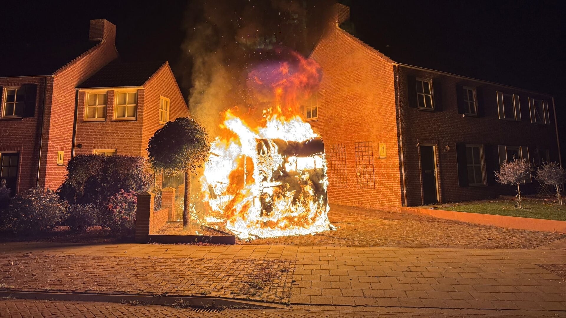 Caravan in brand in Gemert