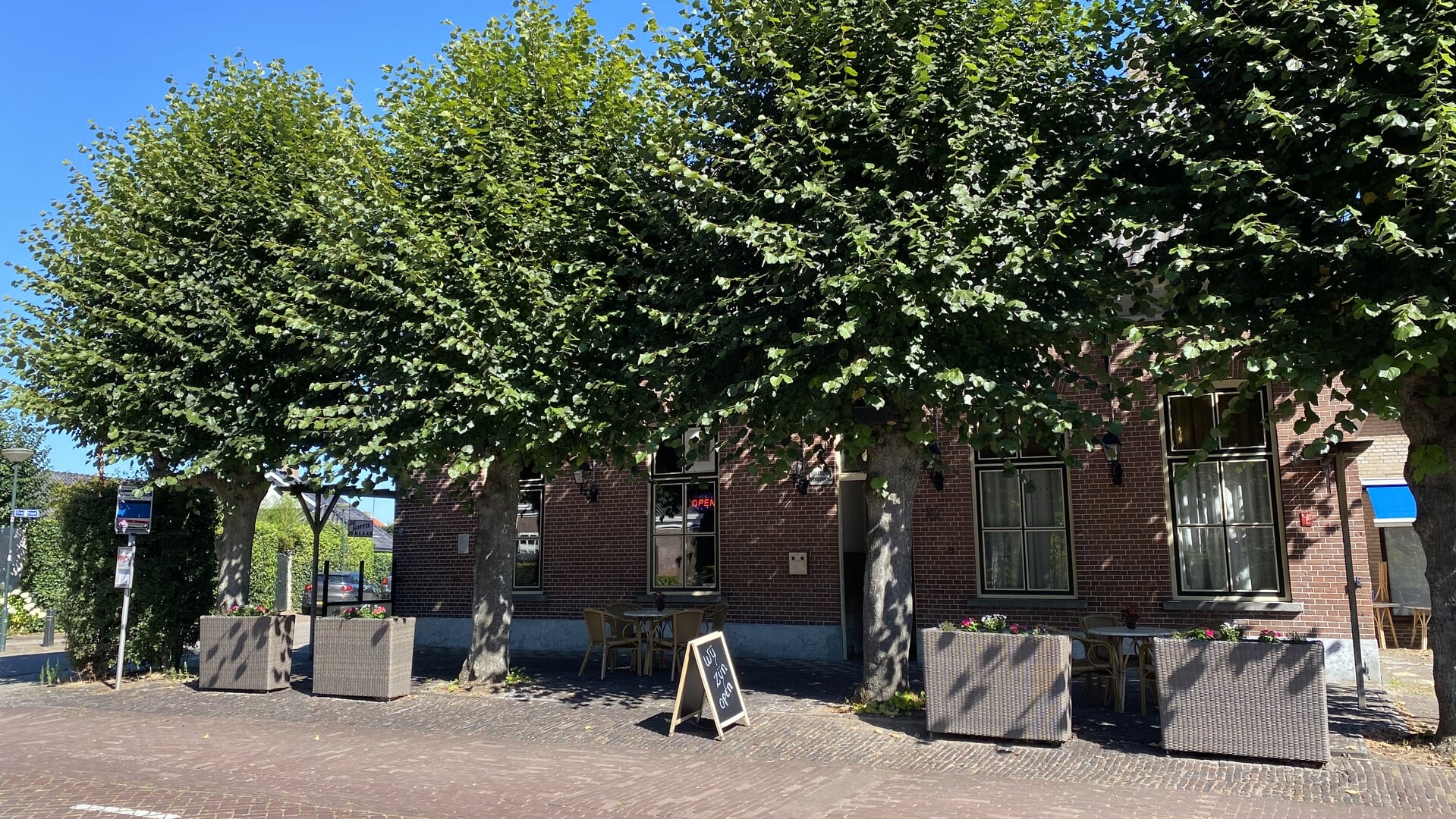 Bint in Dorpstafel Gemonde