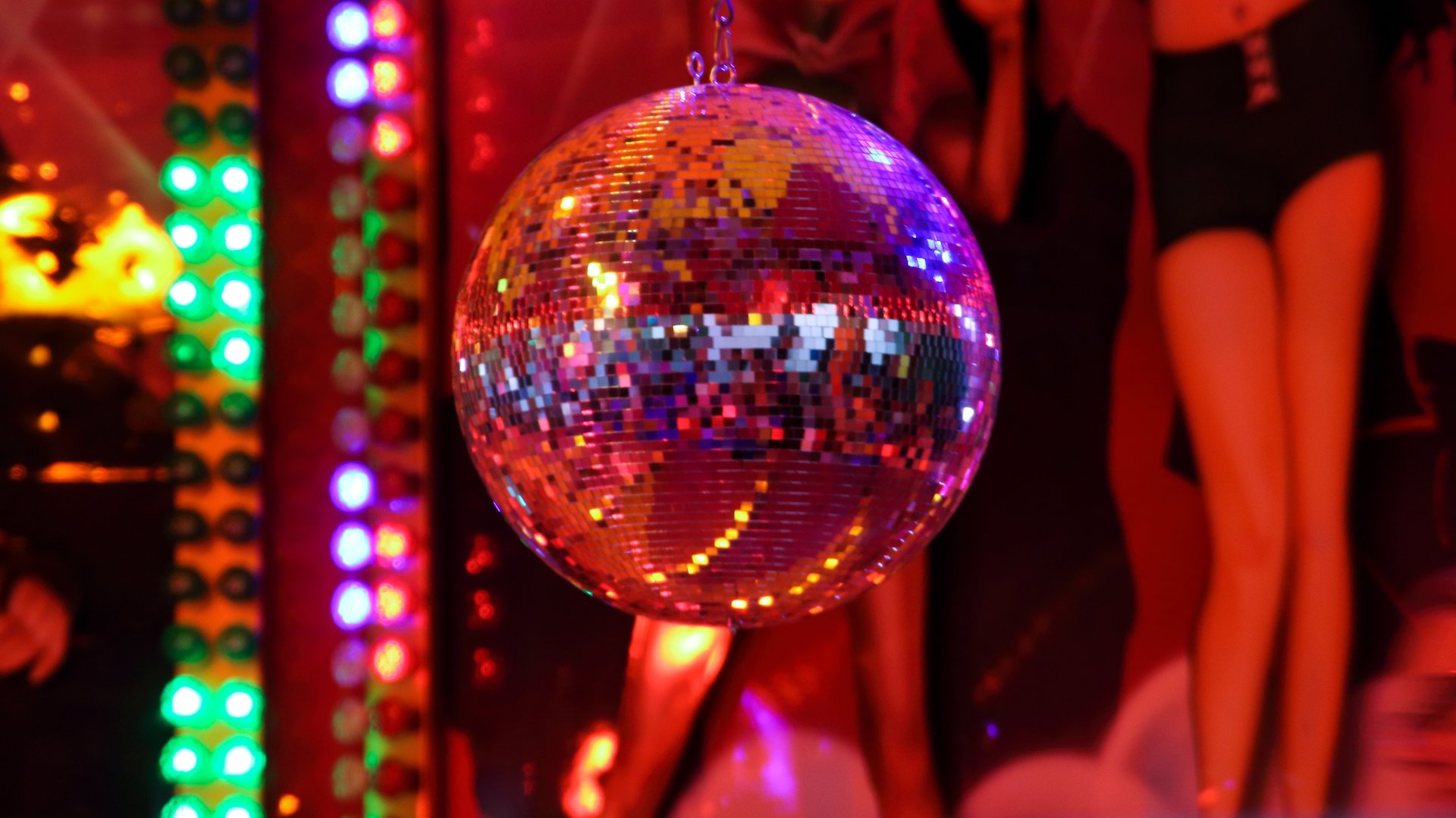 Open Muziek Podium en 30+ Old School Dance Party in Zuidlaren