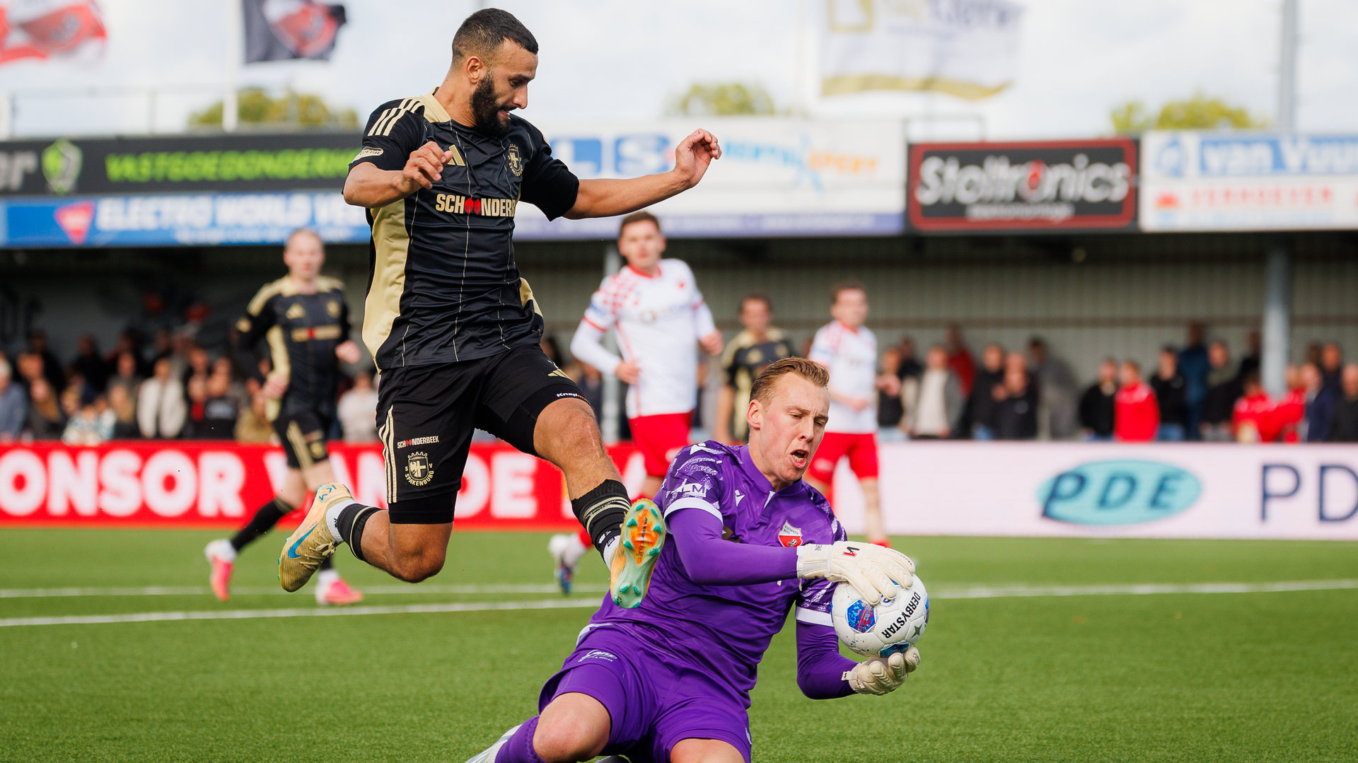 Spakenburg onderuit bij Kozakken Boys