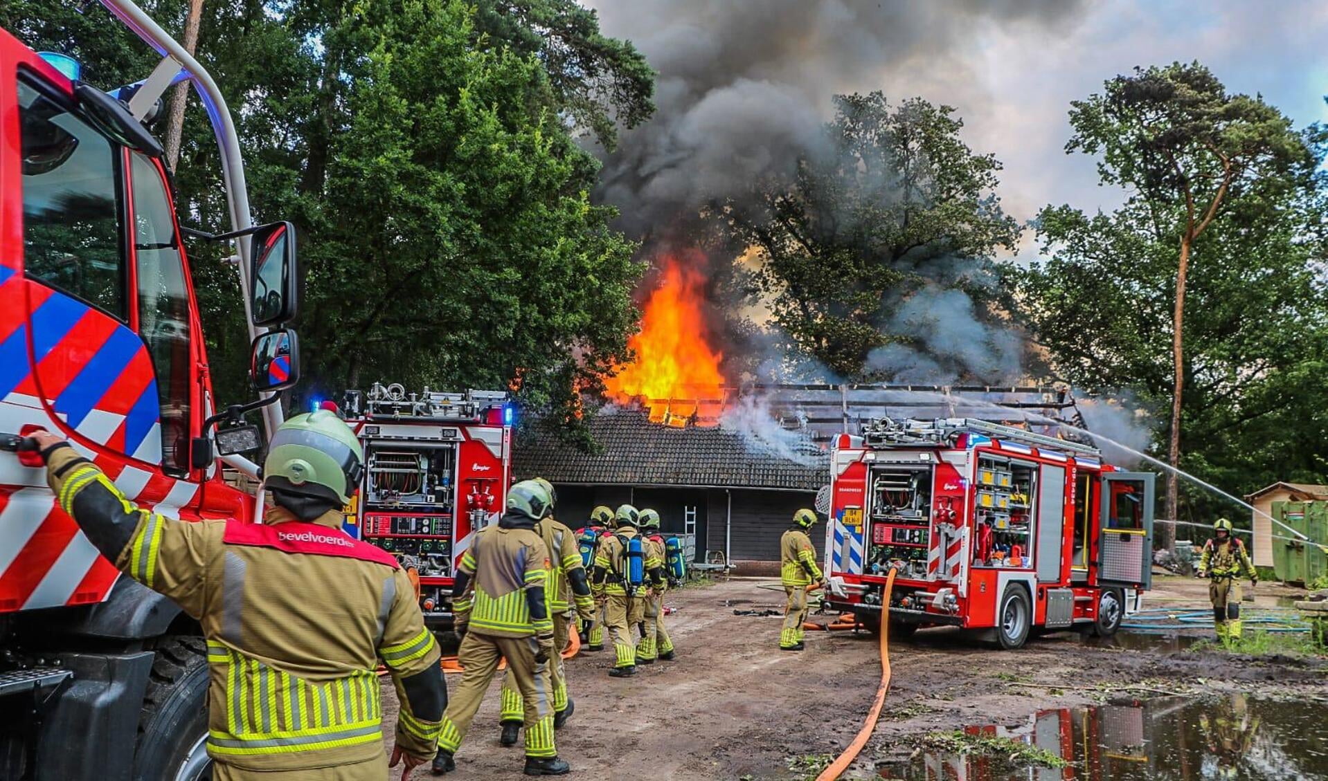 Uitslaande brand en ontplofte gasflessen op camping Laag Kanje Maarn