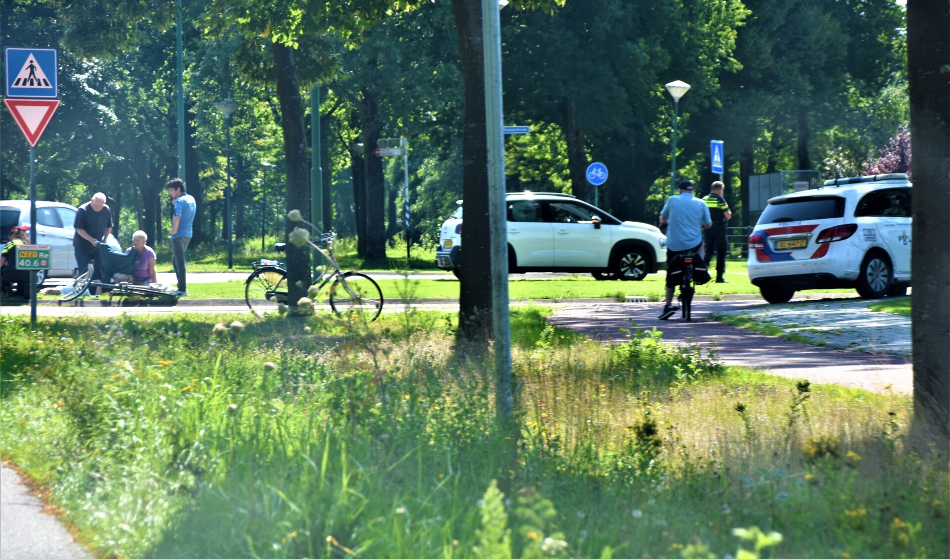 Fietsster En Auto Botsen Op Rotonde | Nieuws Uit De Regio Soest