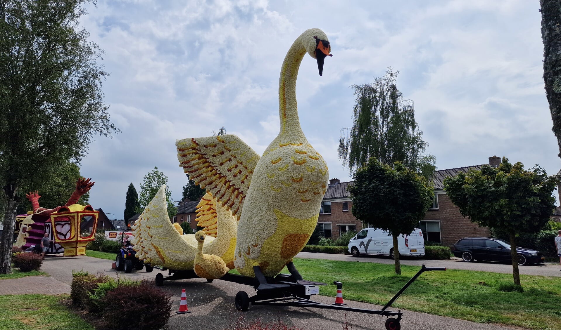HDS wint eerste prijs Bloemencorso Leersum