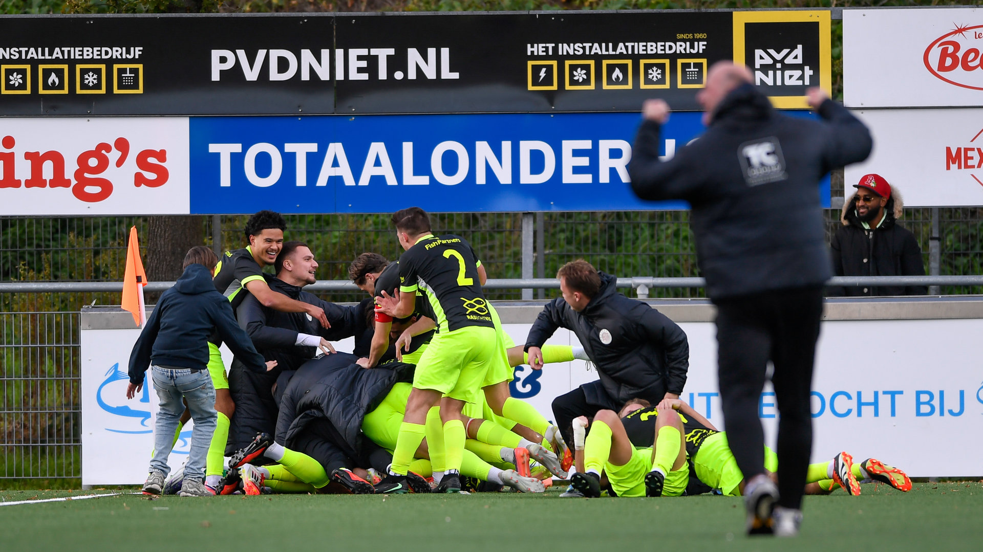 IJsselmeervogels slaat in blessuretijd toe en wint alsnog van Katwijk