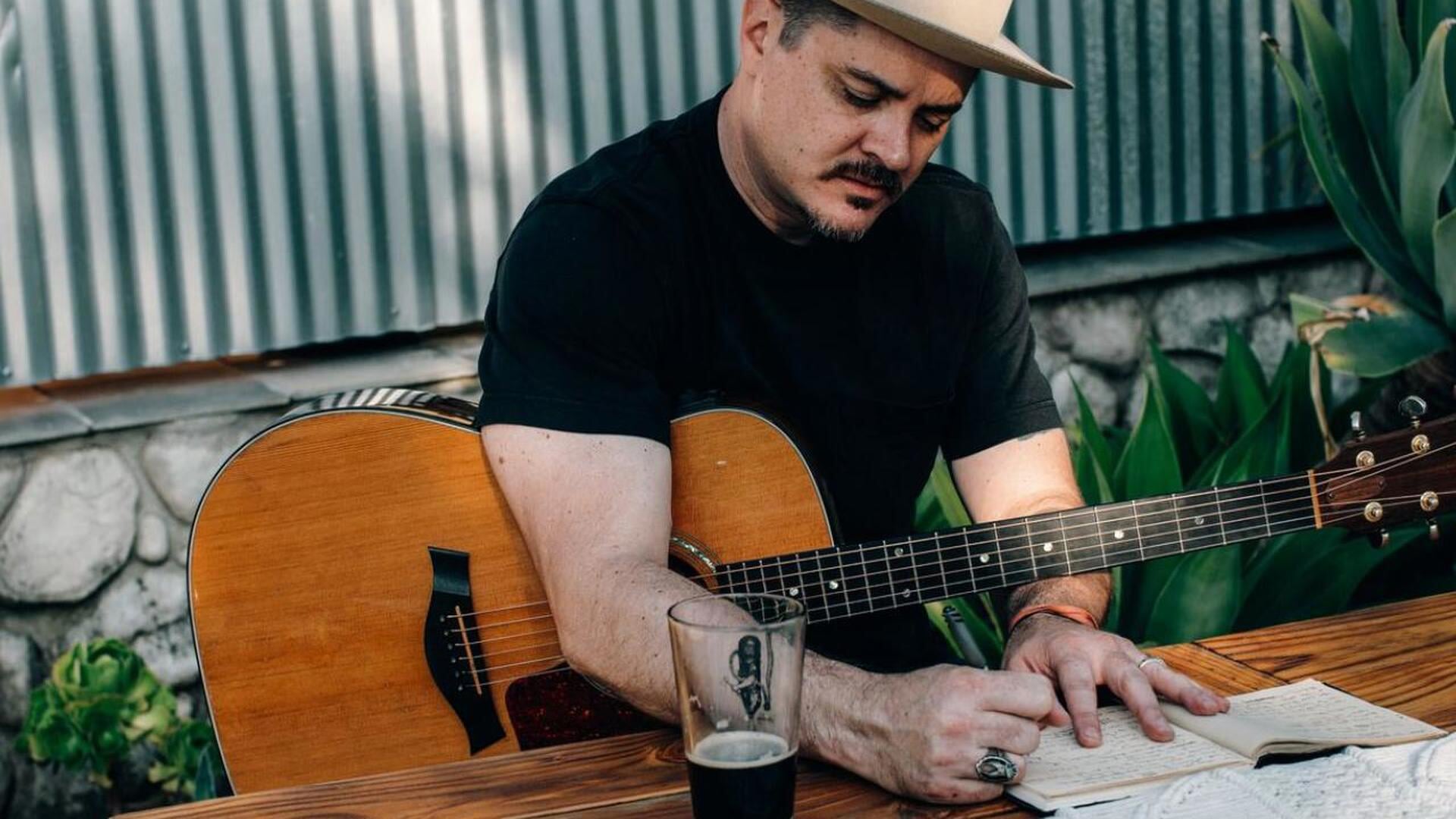 Justin Hulsey akoestisch in Gemert