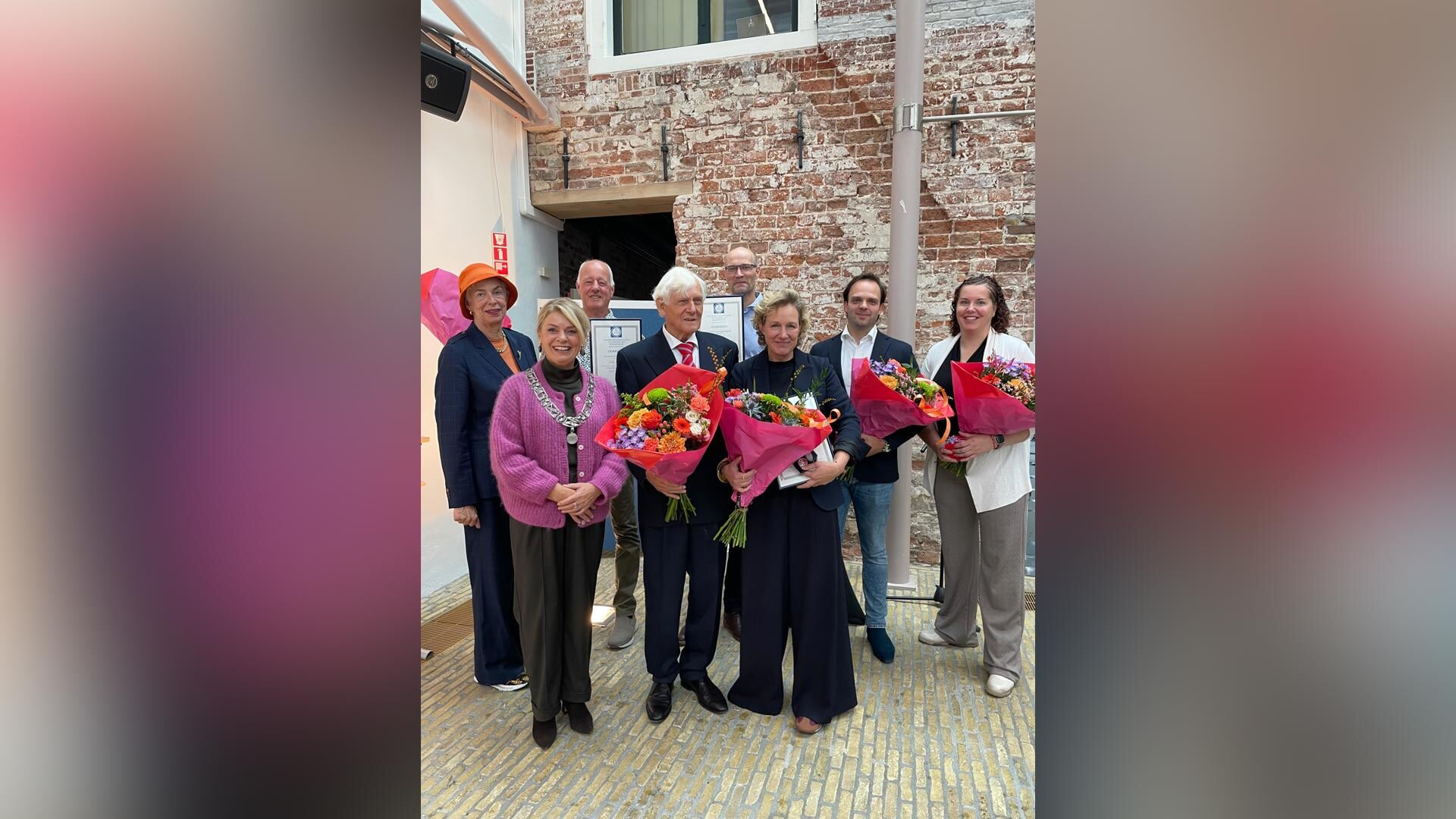 Burgemeester eert redders drenkeling Heeg