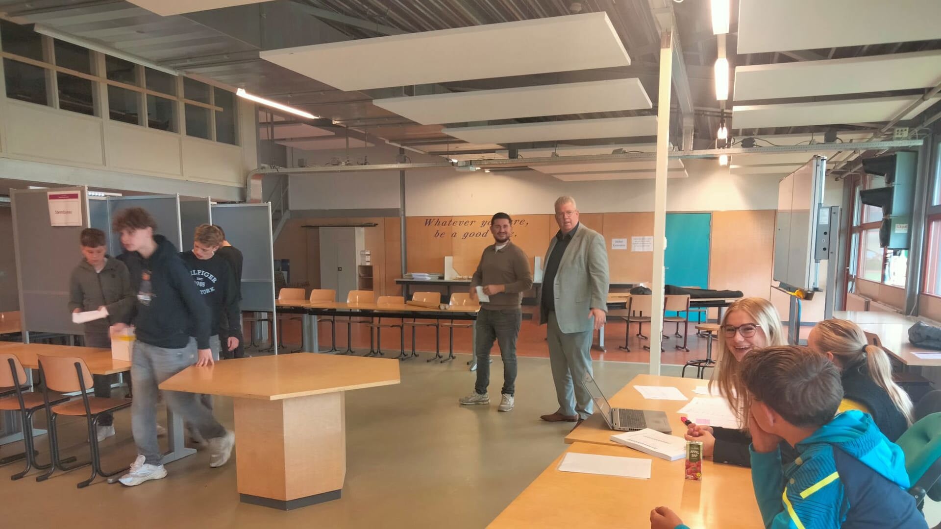 Opvallende uitslag scholierenverkiezingen Elde College voor Tweede Kamer 2025