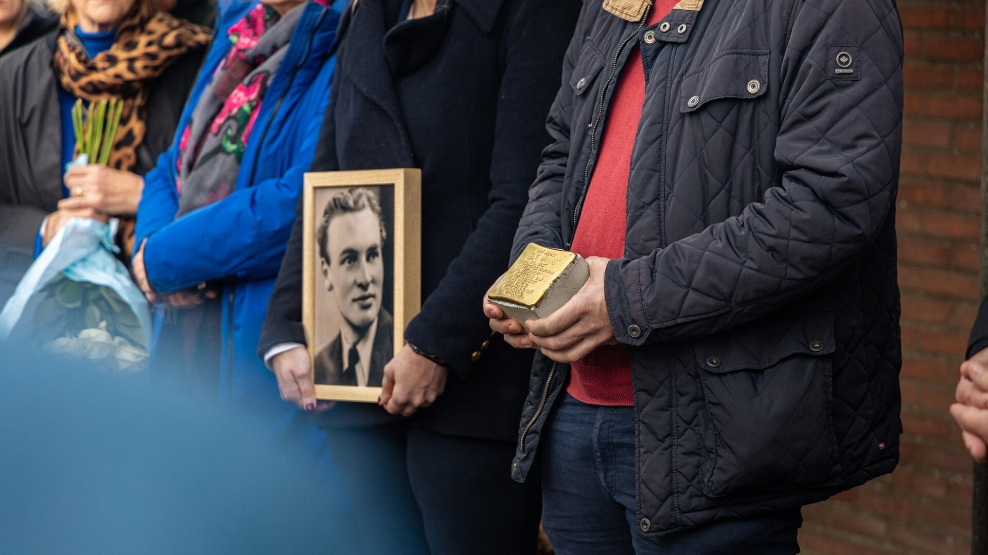 Struikelsteen geplaatst voor Jelte Krikke in Oudehaske: blijvende herinnering aan lokale oorlogsslac