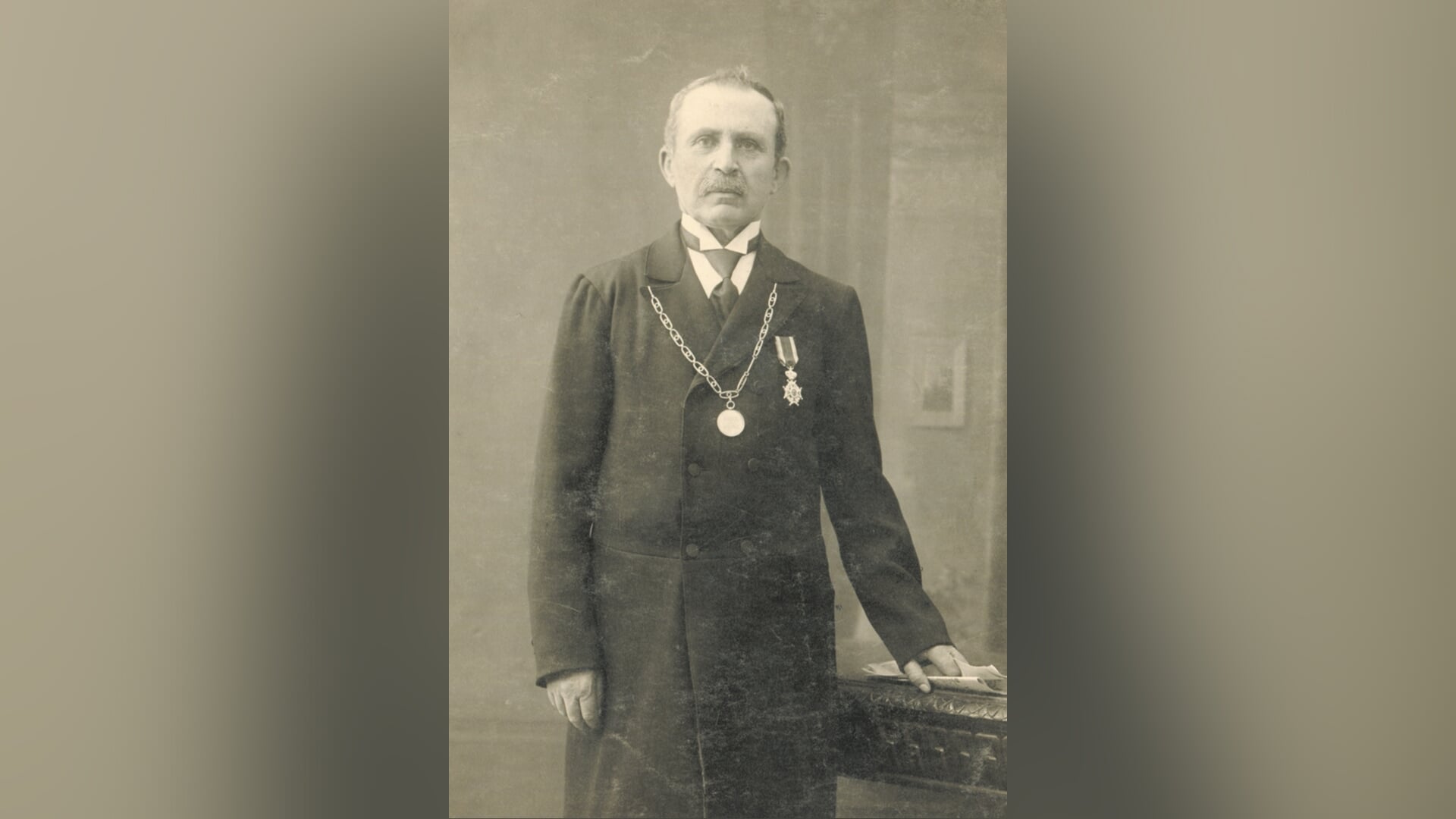 Historische roman over oud-burgemeester van Beek en Donk