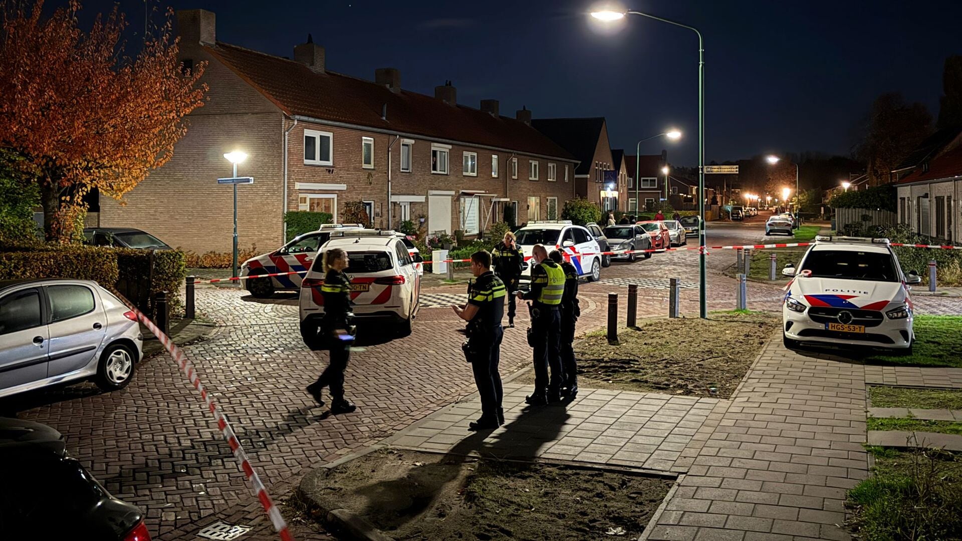 Steekpartij op straat in Beek en Donk; veel politie ter plaatse