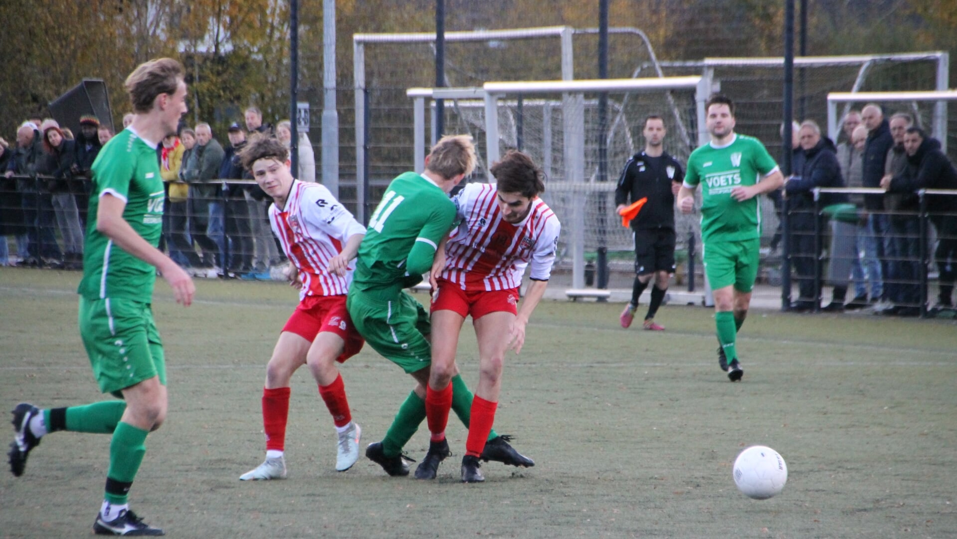 Den Dungen wint in doelpuntrijke derby van BMC