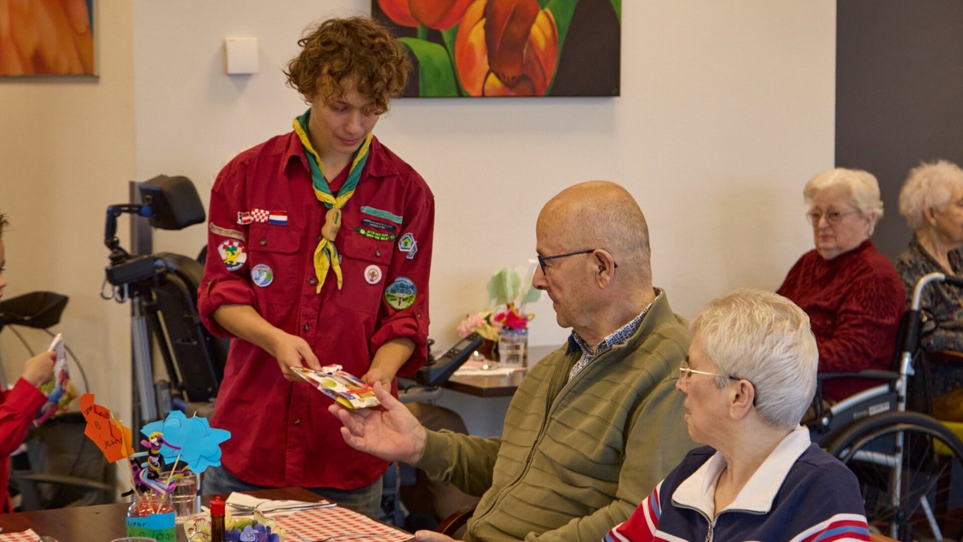 Scoutingleden verrassen bewoners Ruijschenbergh Gemert