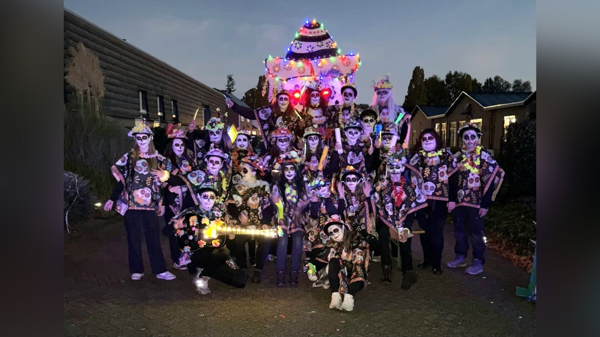 De Mortel komt tot leven tijdens Halloweentocht