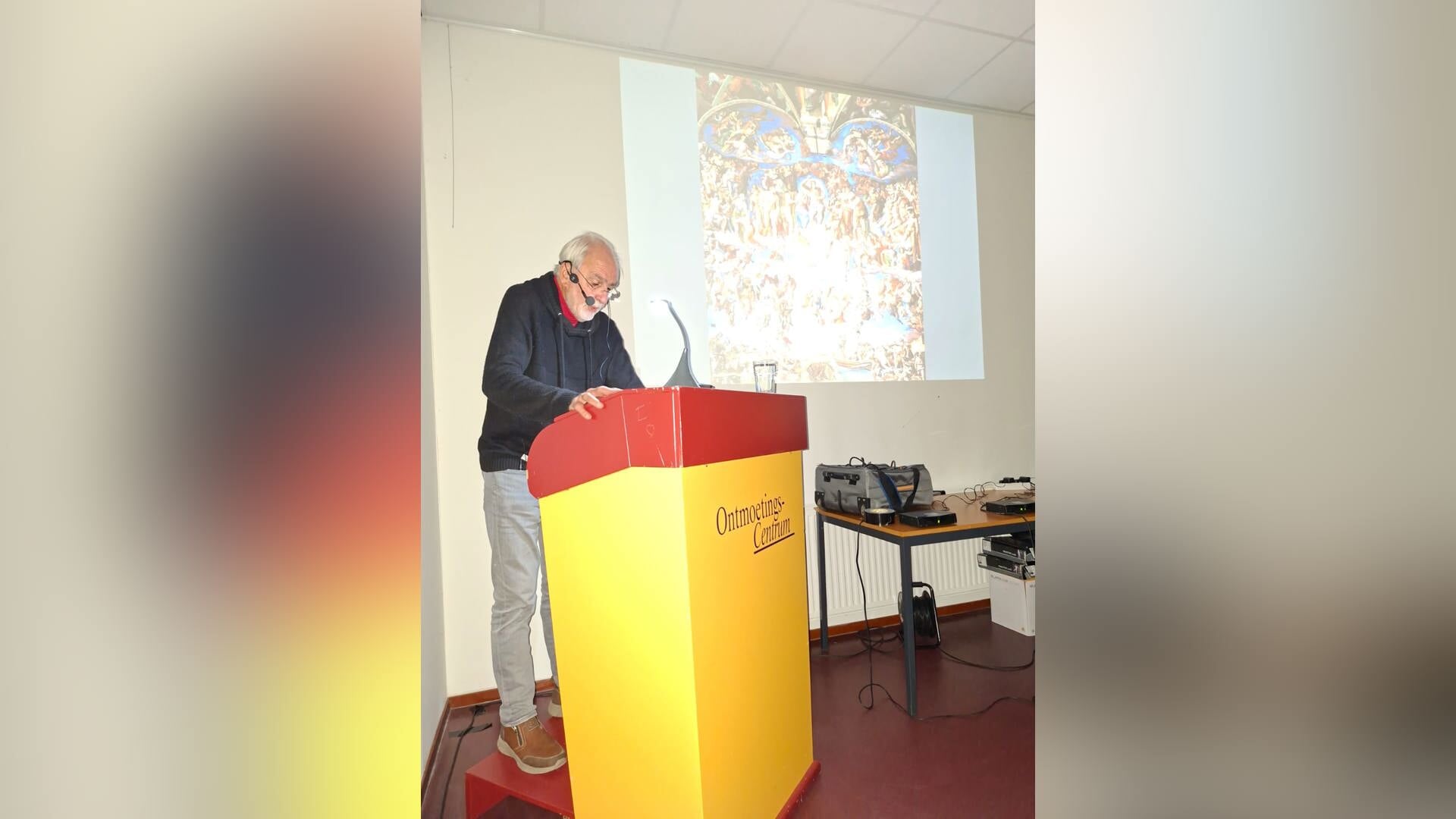 Volle zaal bij Seniorenvereniging Beek en Donk voor Michelangelo