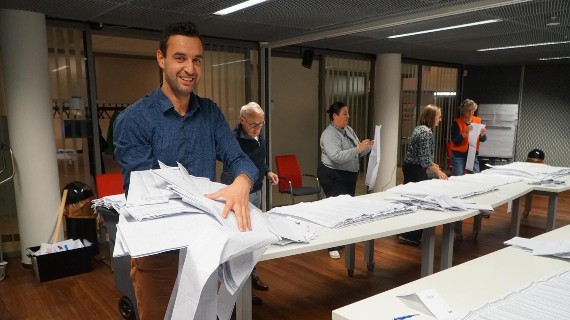 Ruim 80% van de Heerenveners naar de stembus, tellen begonnen in het gemeentehuis