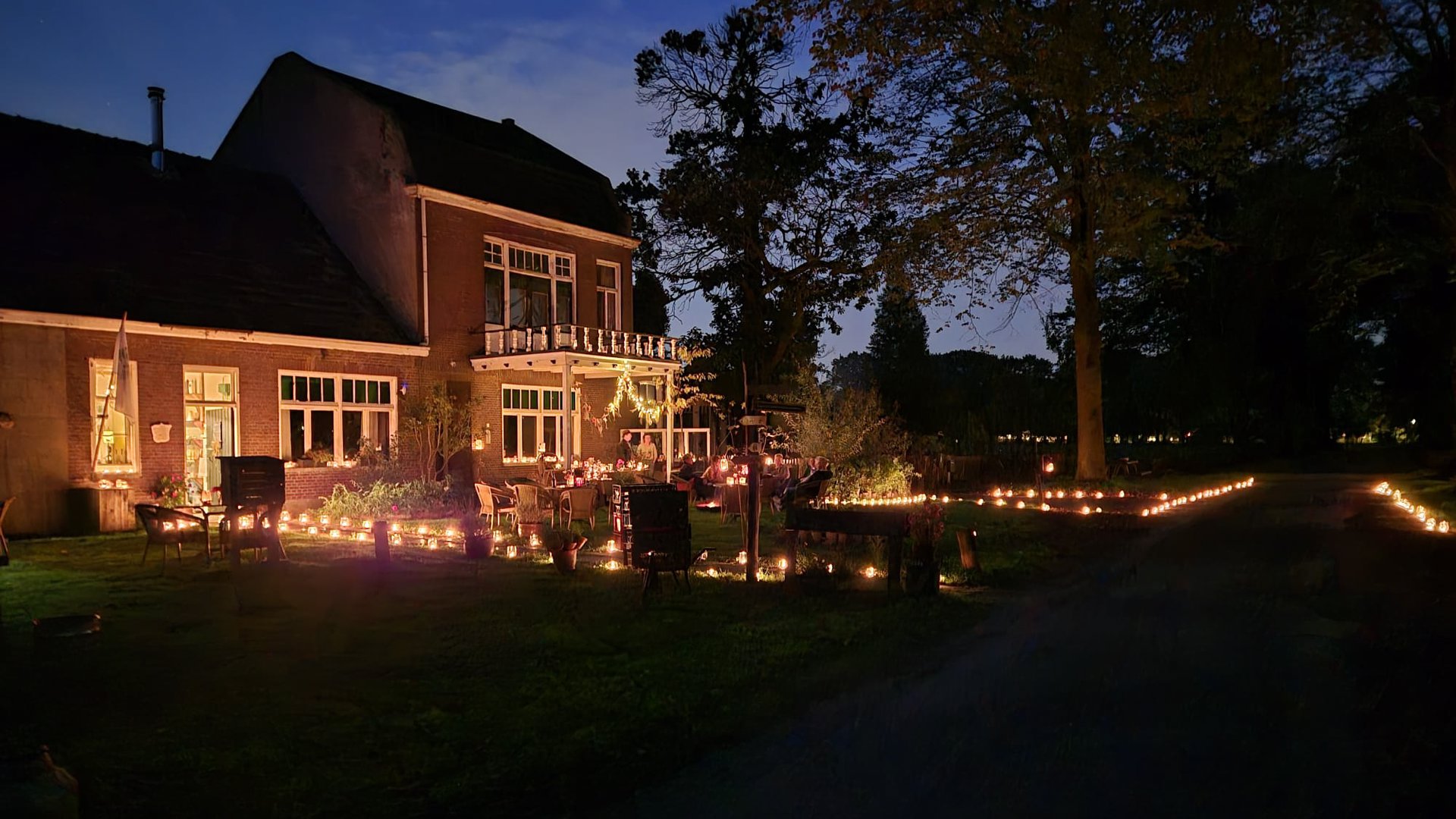 Lichtjesavond-brengt-magische-sfeer-naar-Land-van-Kien