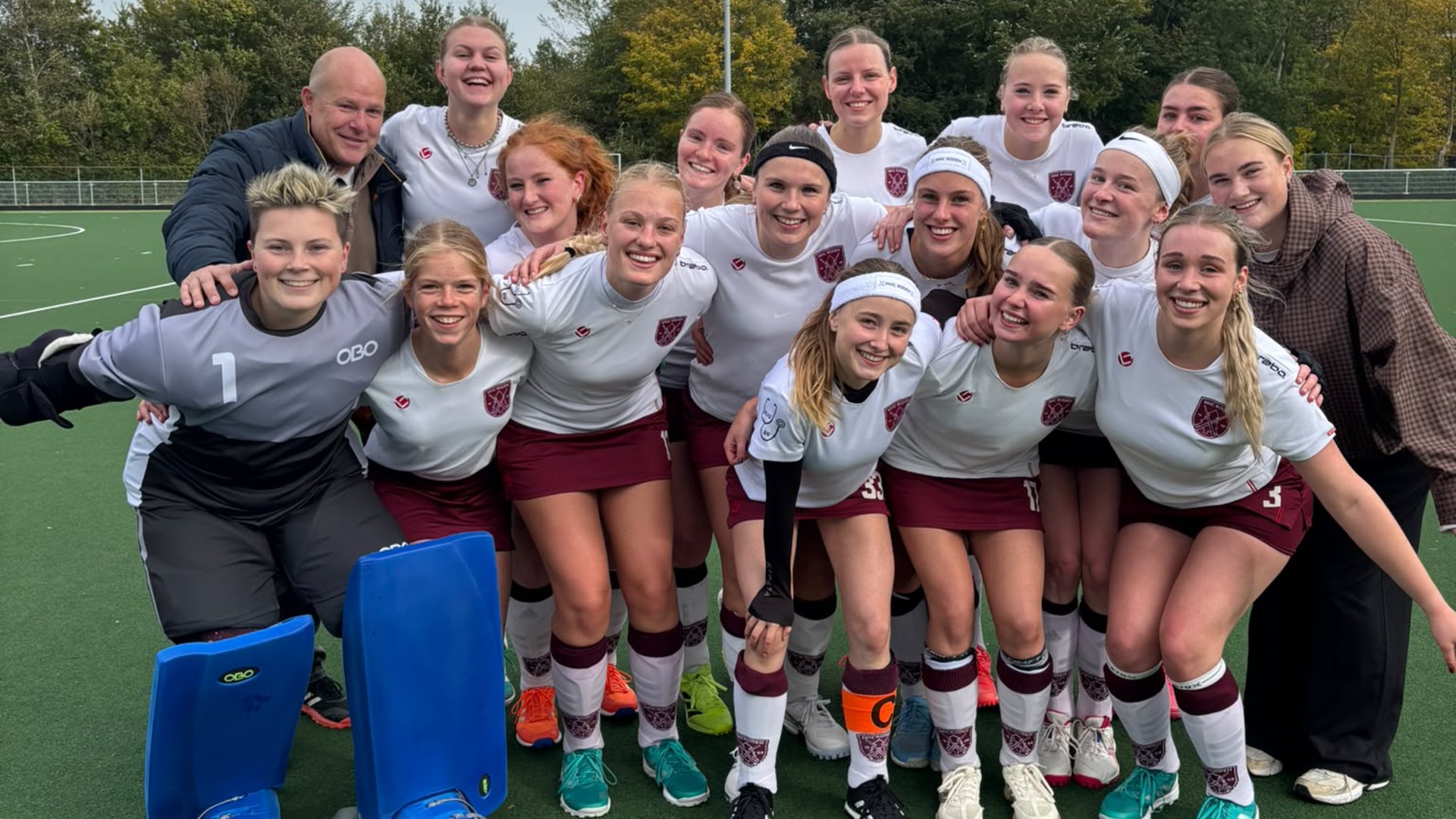 RODEN - MHC Roden dames 1 wint van derde in de stand en pakt belangrijke punten