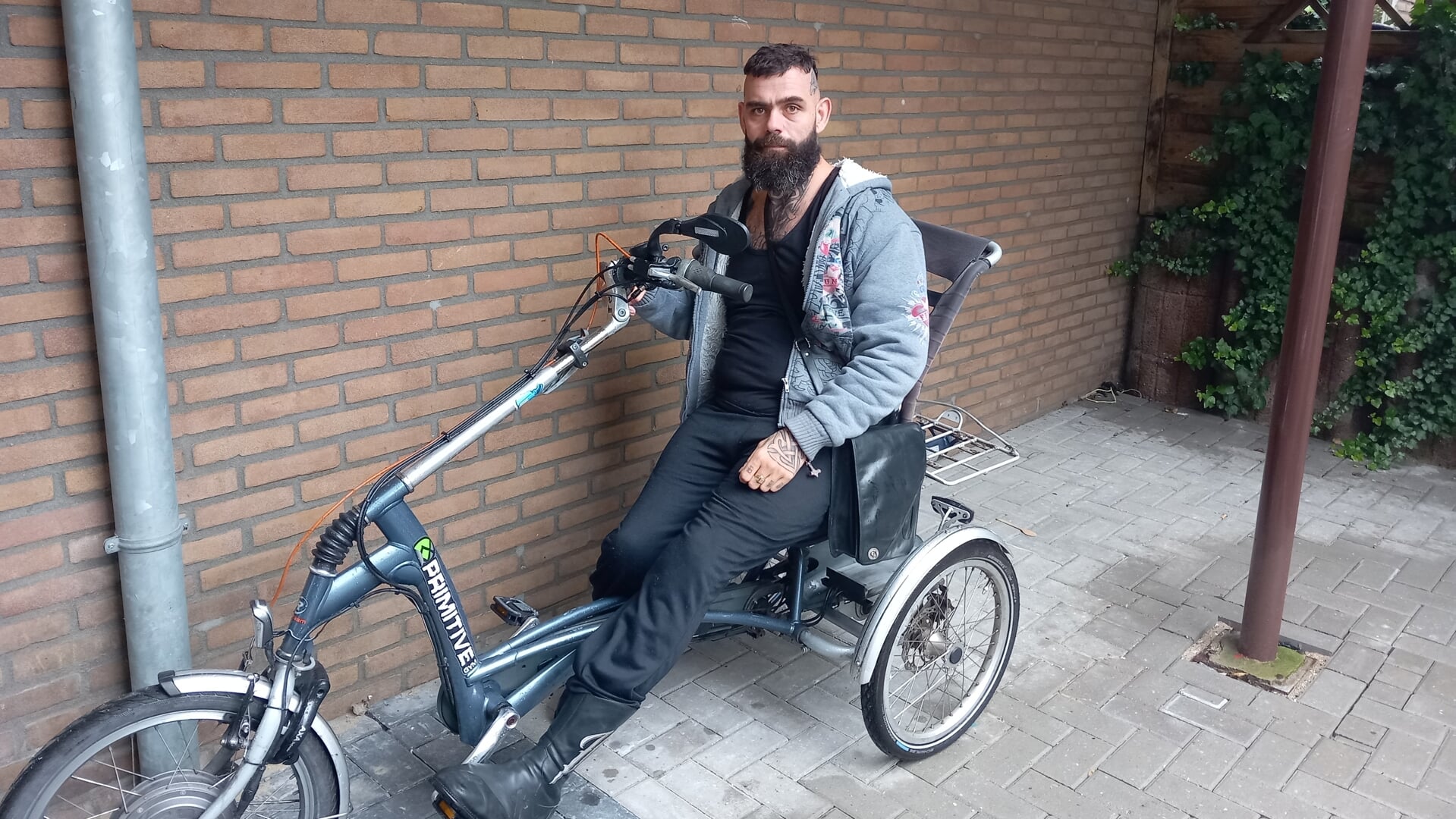 Bewoners van Bunschotenmeen in Harderwijk zijn overlast hangjongeren spuugzat: ‘Wij hebben al vaak d