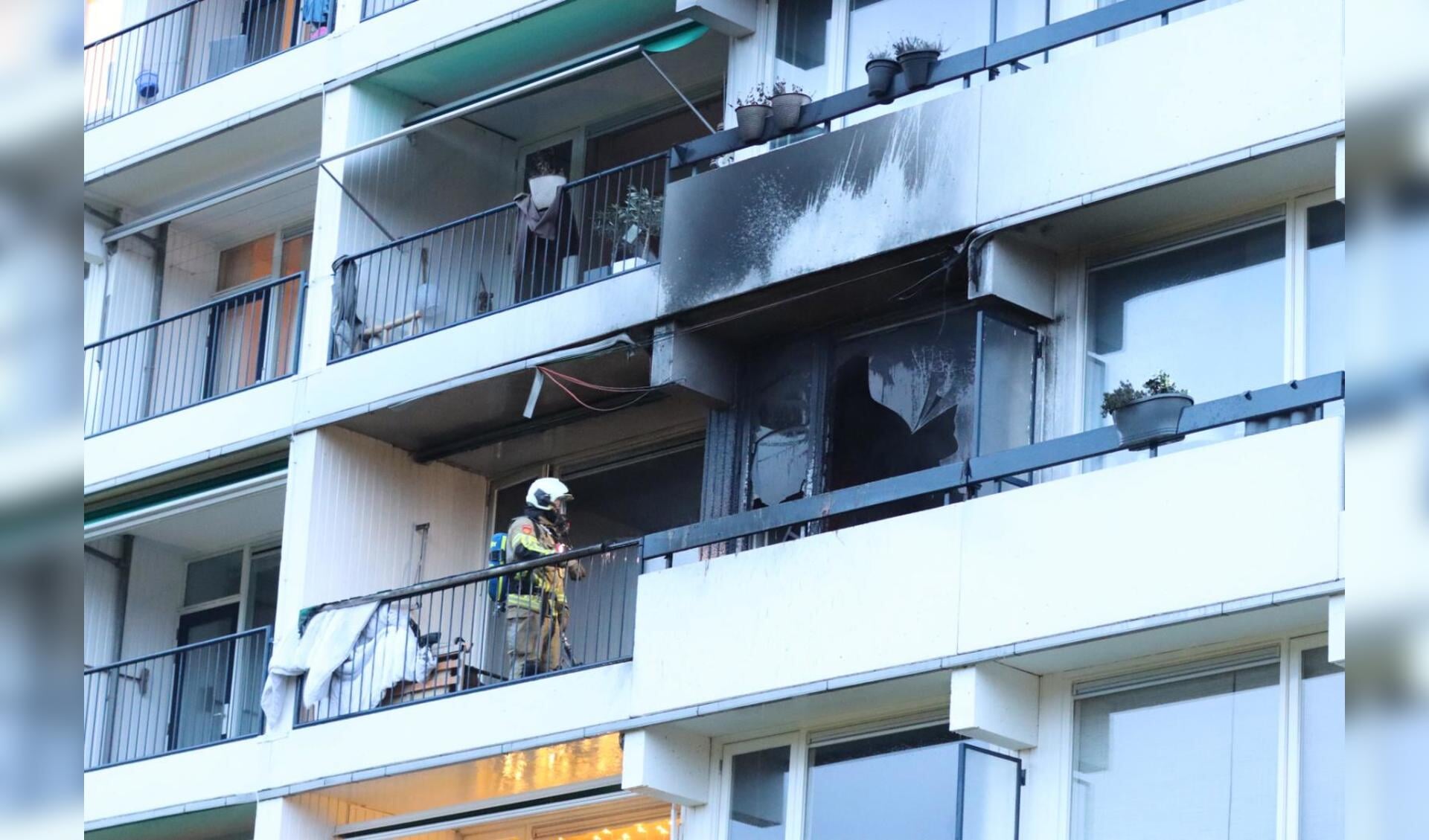 Amersfoortse flat ontruimd: woning brandt volledig uit