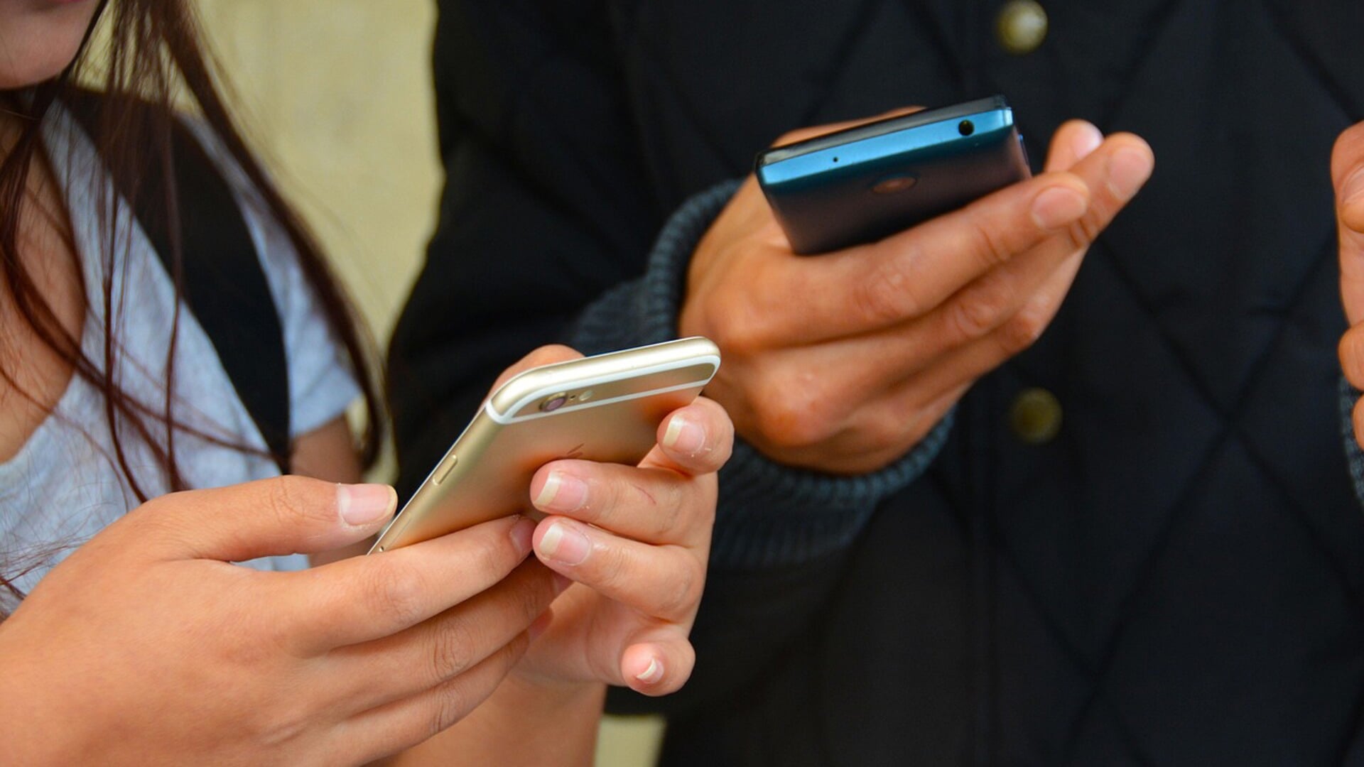 Mobieltjes in de klas ook verboden in basis- en speciaal onderwijs - Al ...