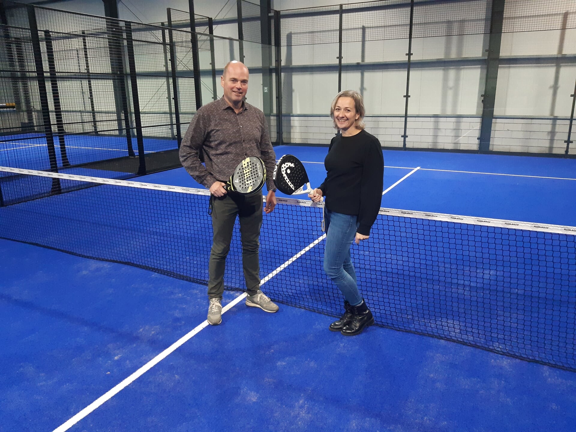 Ondernemersduo mag illegaal gebouwde padelbanen aan de Laapeerseweg ...