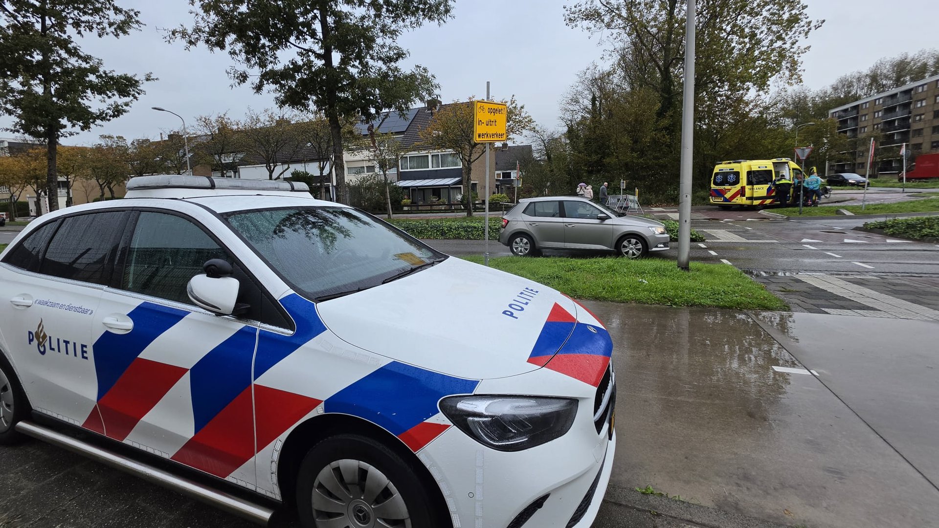 Fatbike botst op auto bij rotonde Biltlaan