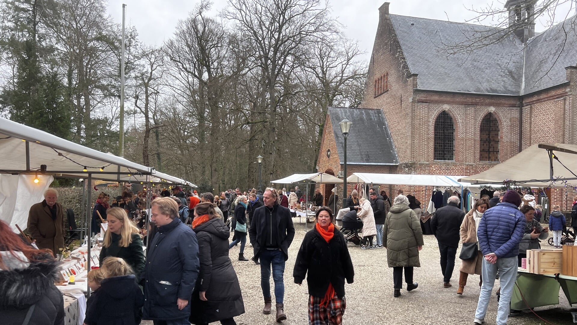 Kerstmarkt Lage Vuursche trekpleister duizenden bezoeken de bijzondere