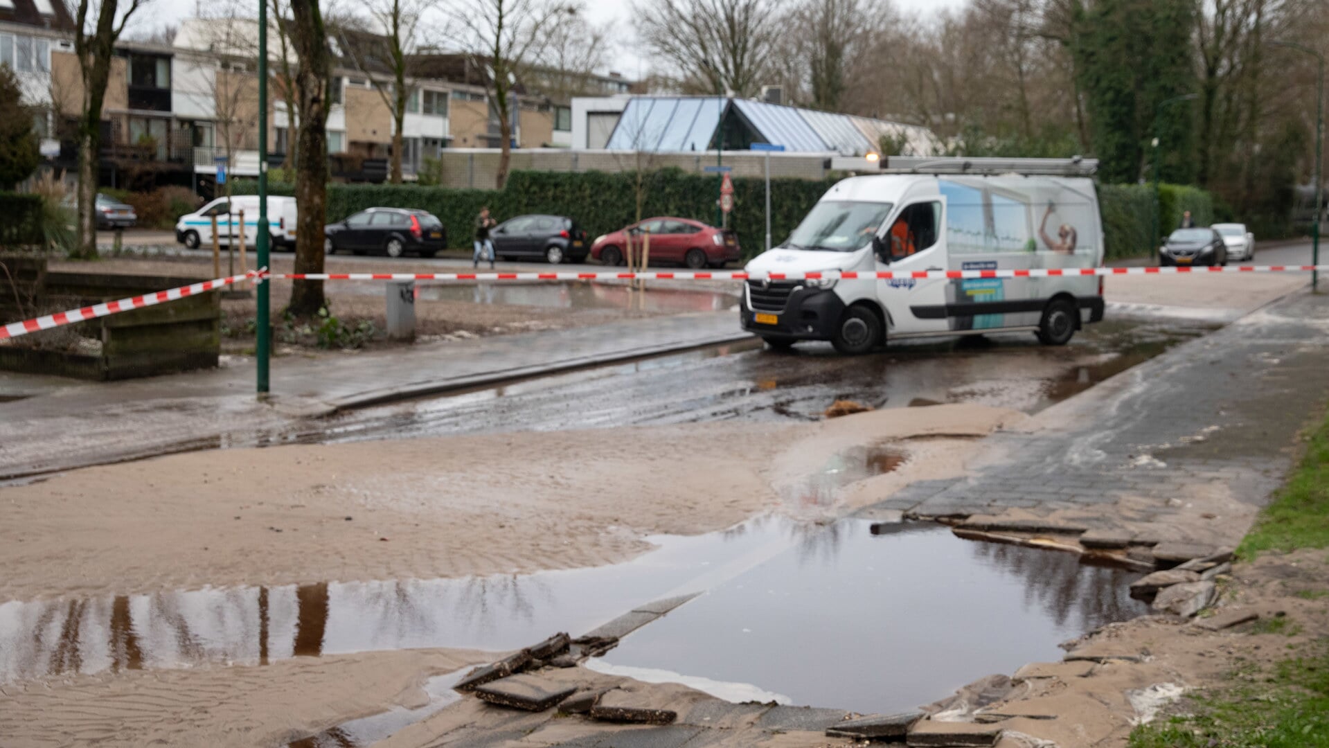 Drie gesprongen waterleidingen op eerste kerstdag | Nieuws uit de regio Soest