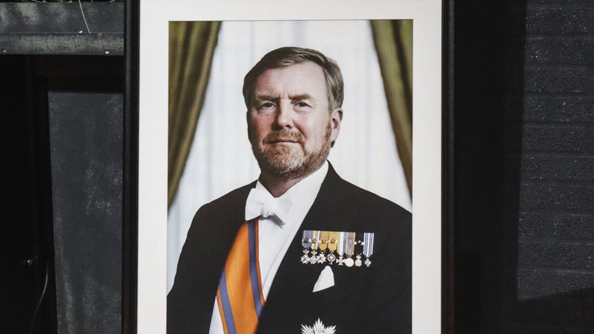 Nieuw staatsieportret van koning Willem-Alexander in Sliedrechtse ...