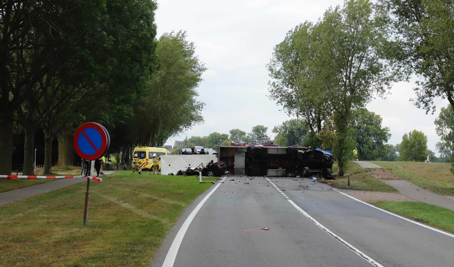 Dode En Zwaargewonde Bij Ongeluk Op N321 Bij Grave - Adverteren Boxmeer ...