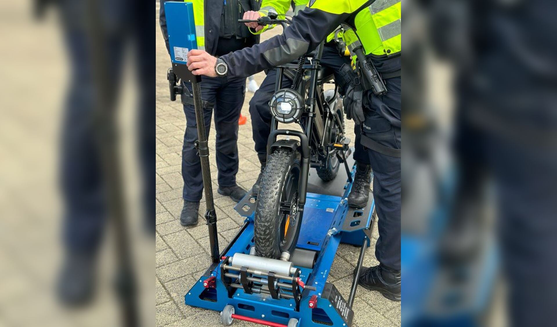 Tientallen-boetes-bij-controles-van-fatbikes--elektrische-steps-en-bromfietsen