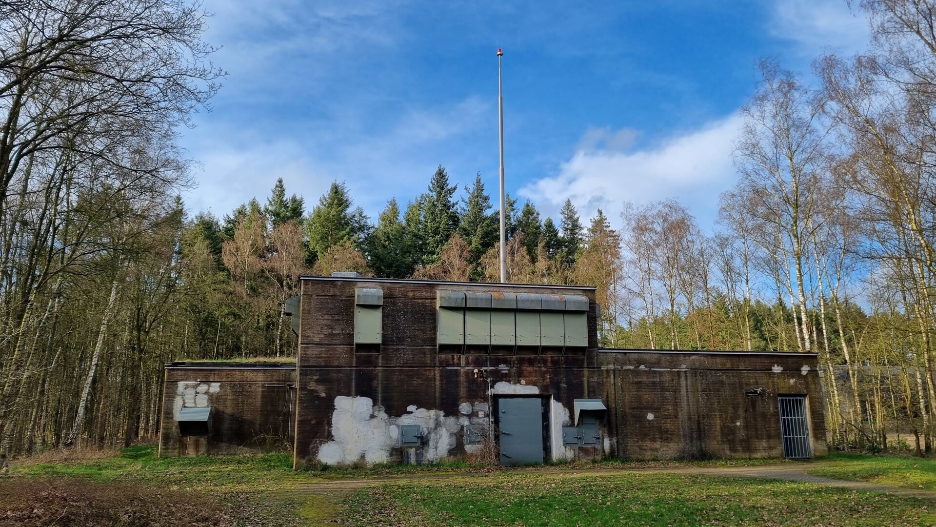 Commandobunker en ondergrondse legering op vliegbasis Soesterberg zijn open tijdens Weekend van het 