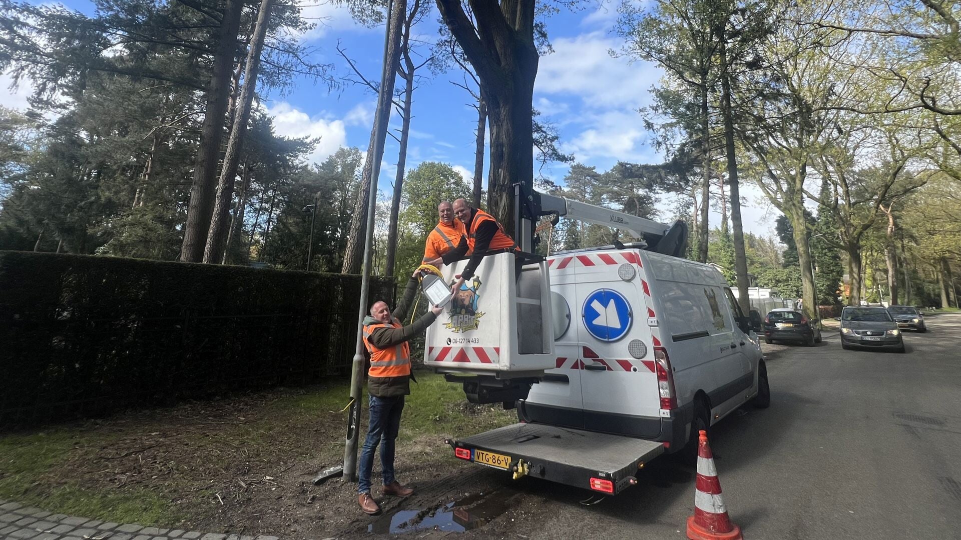 Met plaatsing laatste armatuur heeft Ermelo 3.500 lantaarpalen voorzien ...