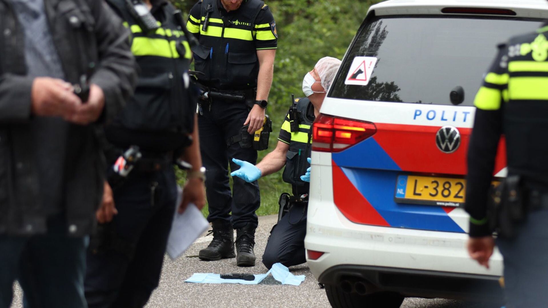 Zeistenaren Gewond Bij Ongeval In Otterlo En Drie Mensen Aangehouden Na ...