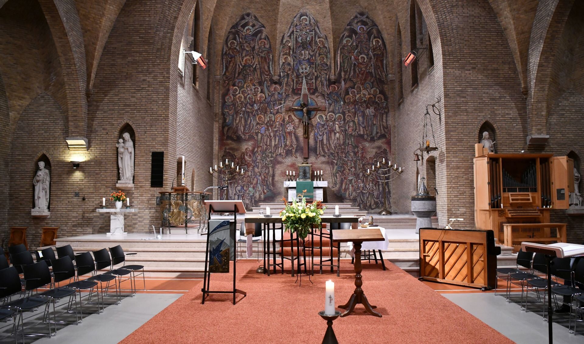 Dag en nacht bidden in H. Familiekerk Soest brengt verbinding
