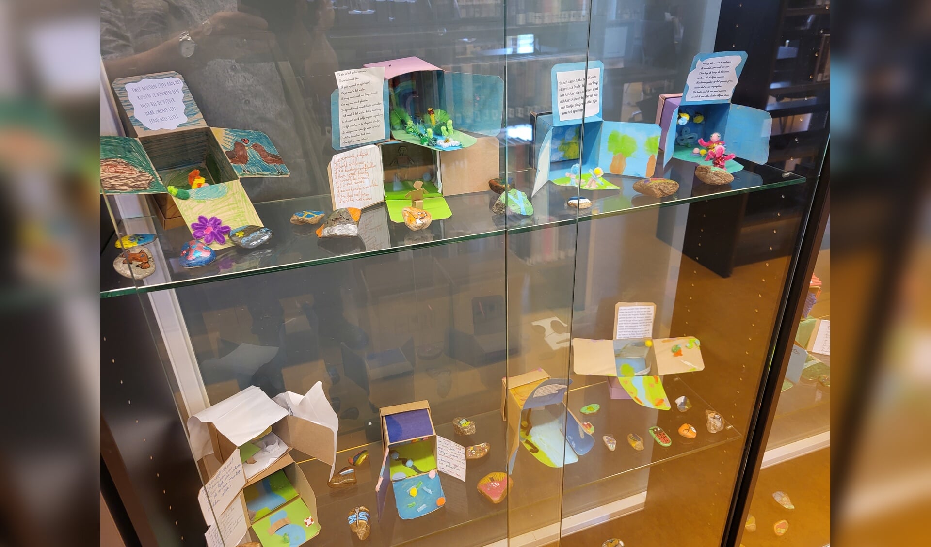 Bijzondere expositie Breehoek Bibliotheek 20 jaar VLTD - Scherpenzeelse ...
