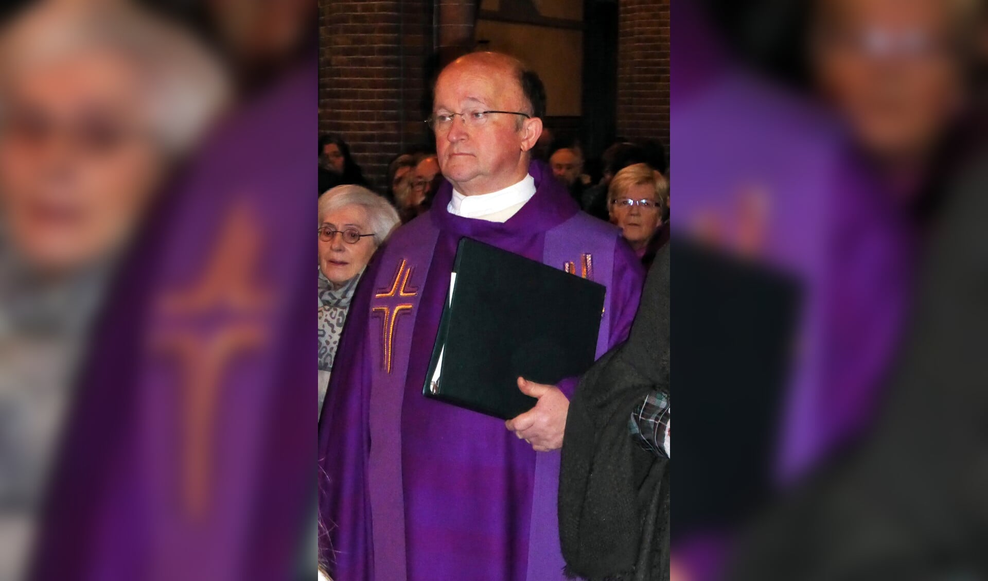 Pastor Gerard van Hoof zegt parochie vaarwel - Demaasenwaler.nl